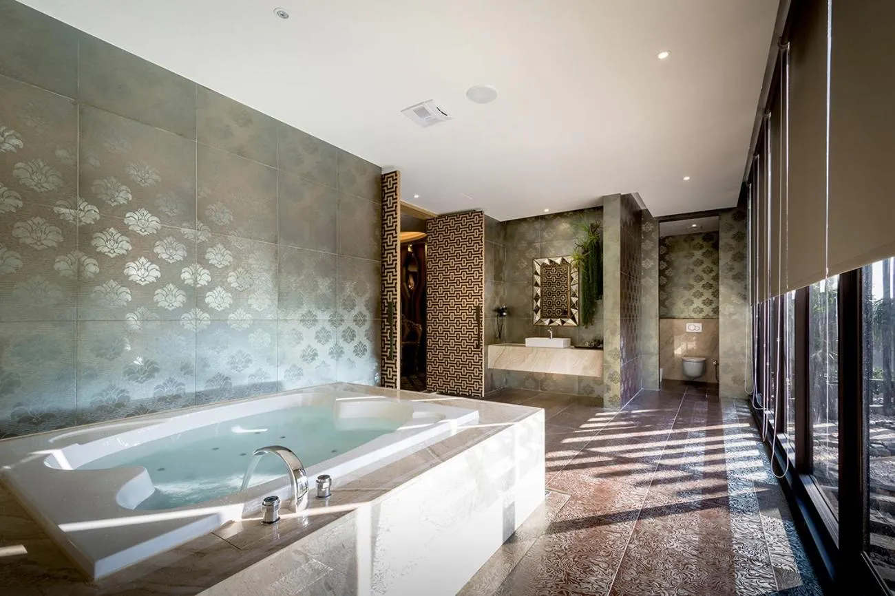 Shower in Norwegian Forest Leisure Motel