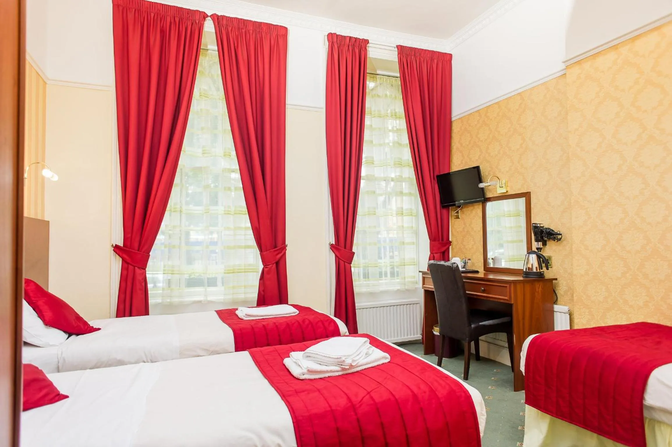 Bed in Avonmore Hotel