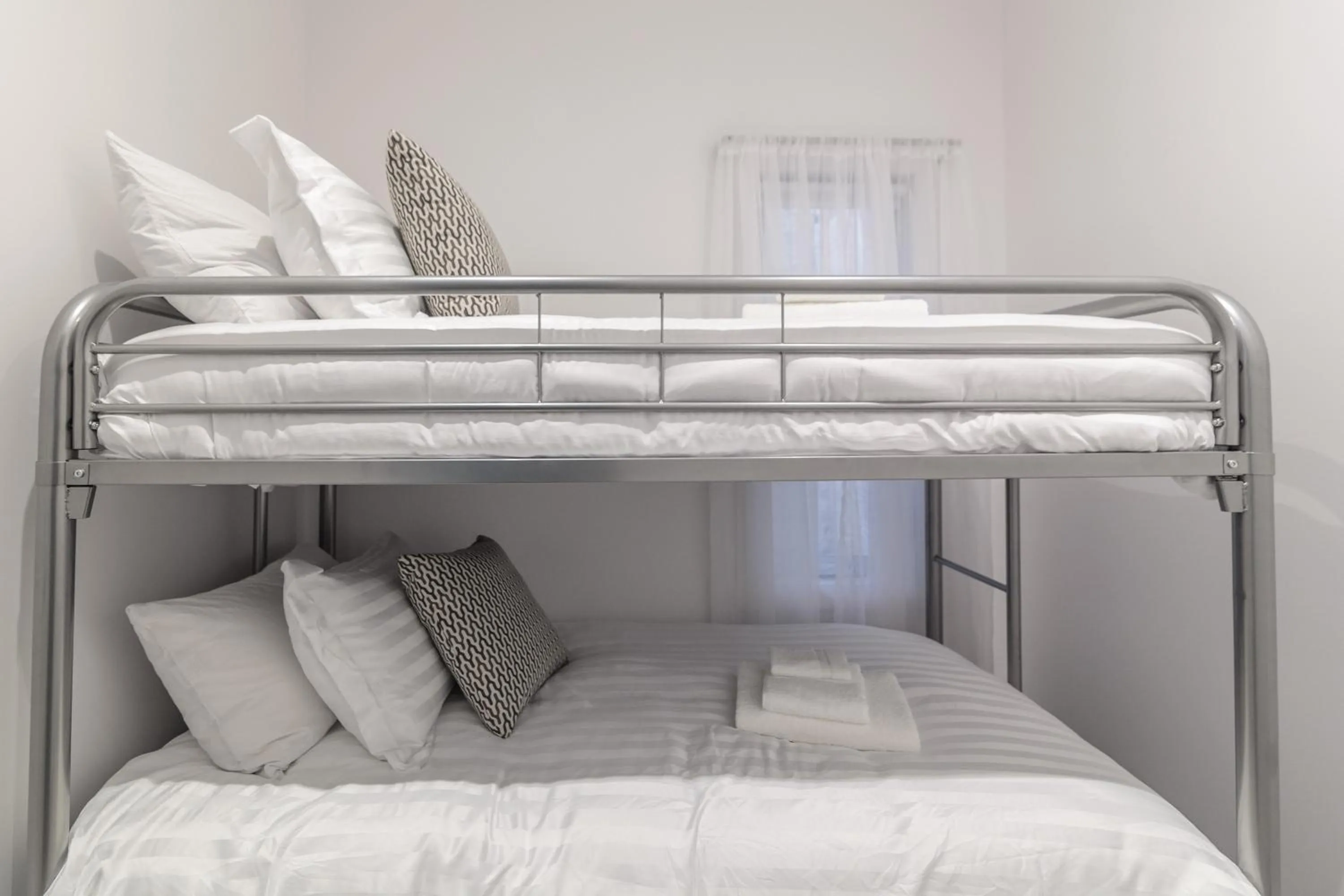 Bedroom, Bed in Parc Avenue Residences Mile End