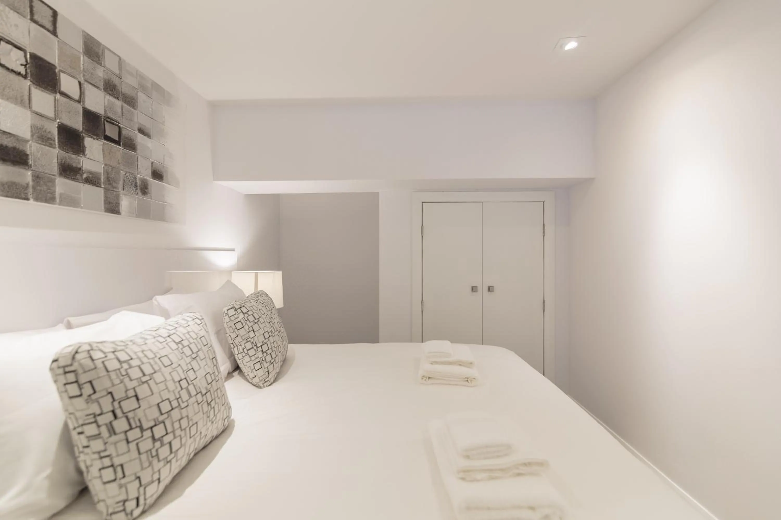 Bed in Parc Avenue Residences Mile End