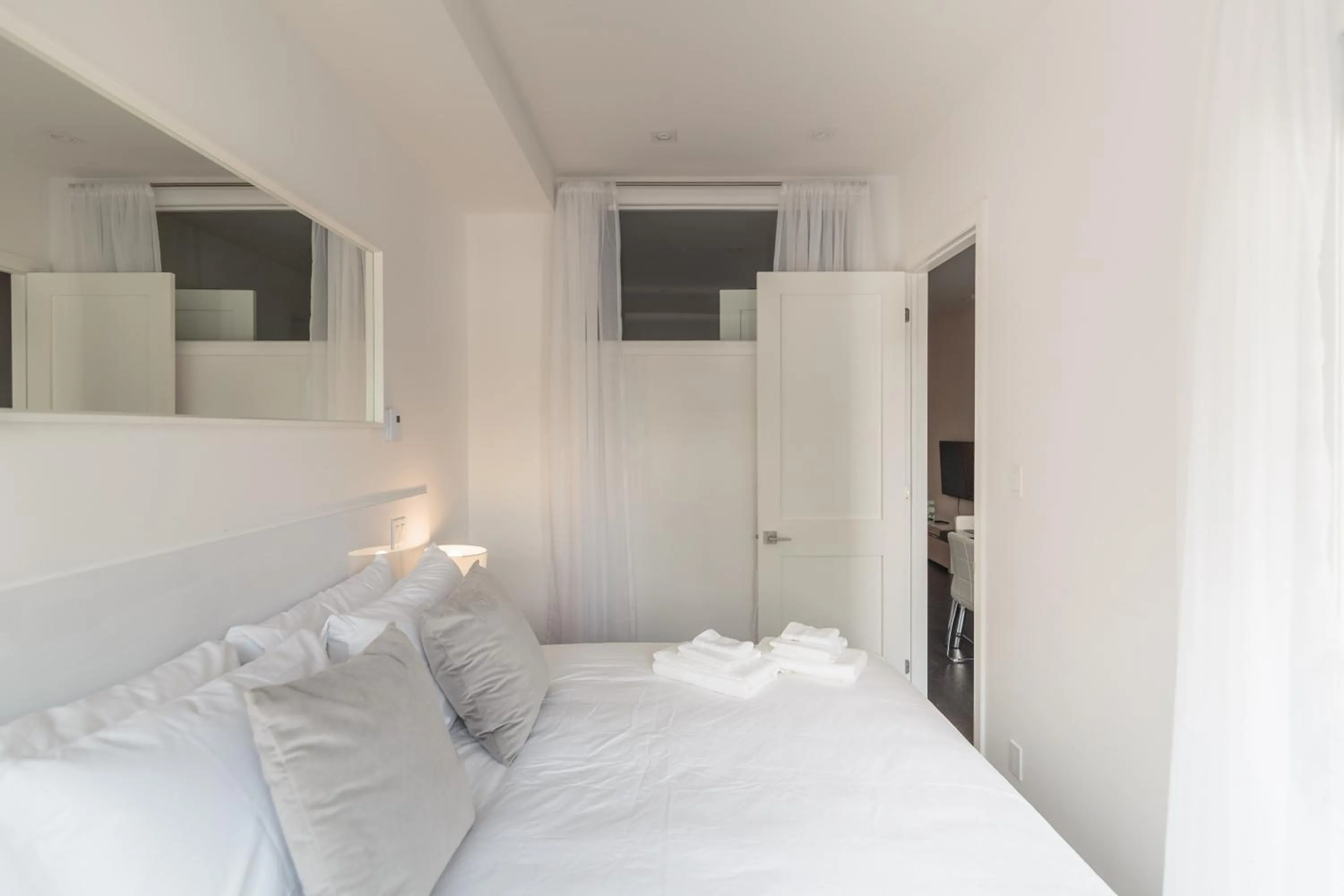 Bed in Parc Avenue Residences Mile End