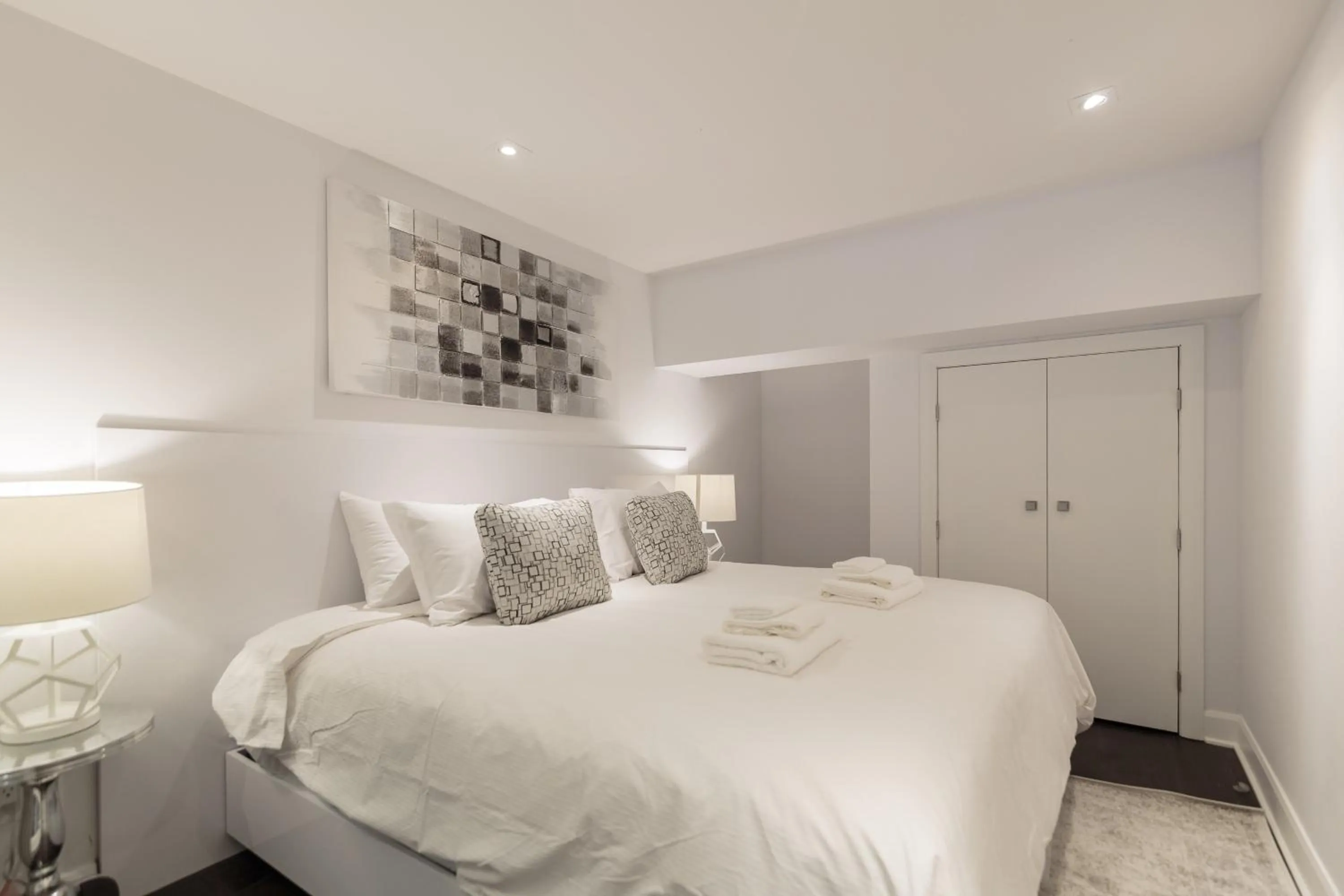 Bed in Parc Avenue Residences Mile End