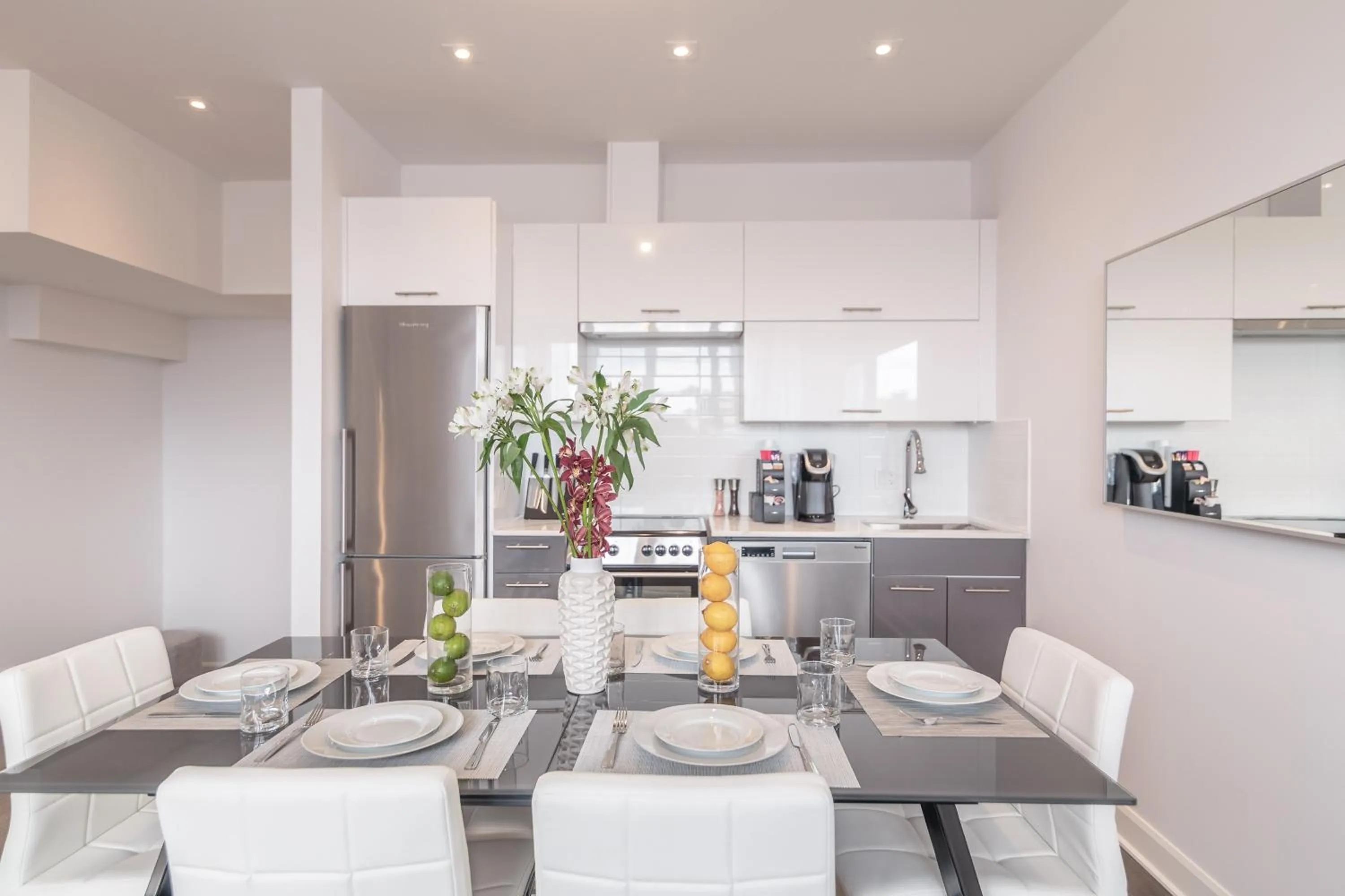 Dining area in Parc Avenue Residences Mile End