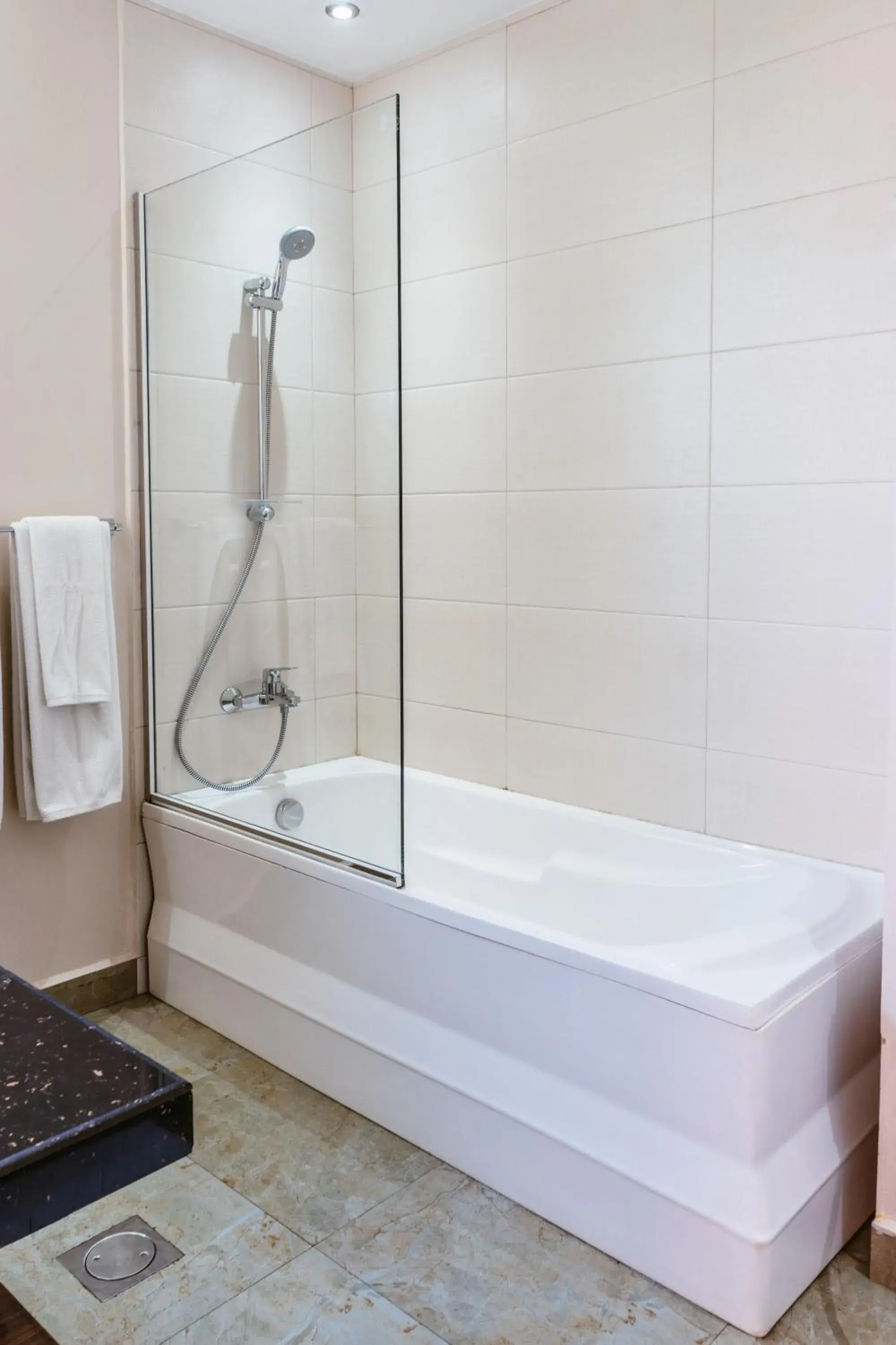 Queen Room with Two Queen Beds in Rivendell Hotel Queen Room with Two Queen Beds in Rivendell Hotel