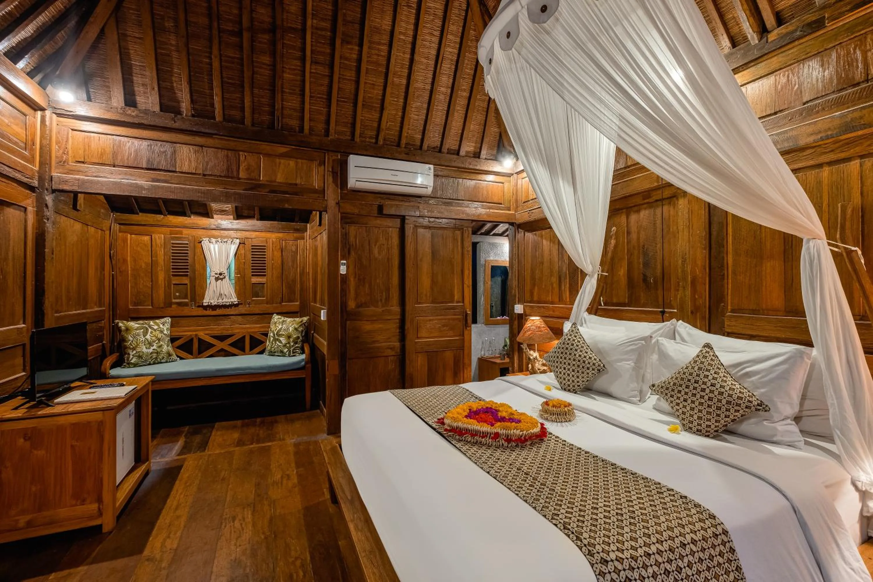 Bed in Mandana Ubud Villa