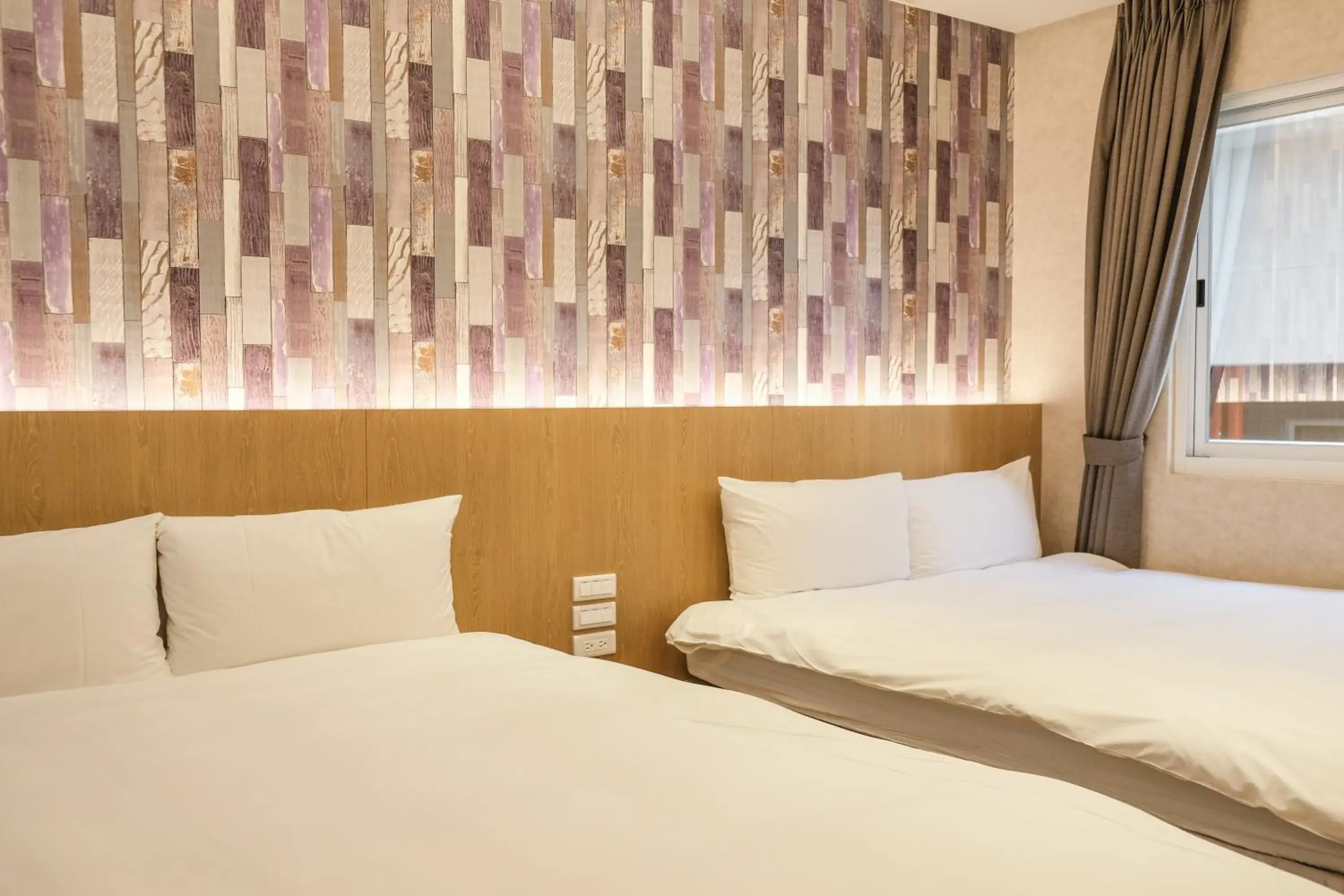 Standard Quadruple Room in Taitung Railway Inn Standard Quadruple Room in Taitung Railway Inn