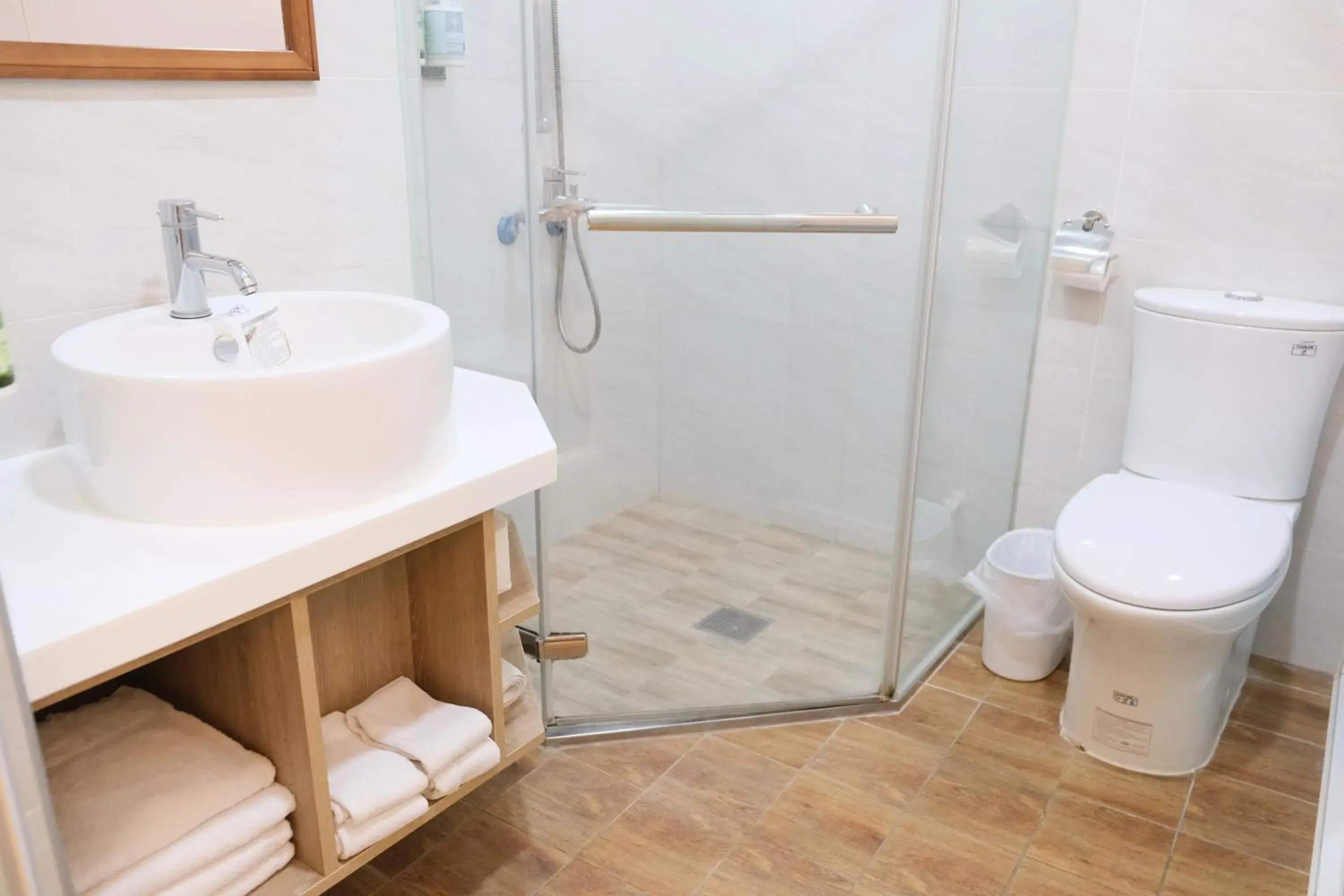 Toilet in Taitung Railway Inn Toilet in Taitung Railway Inn