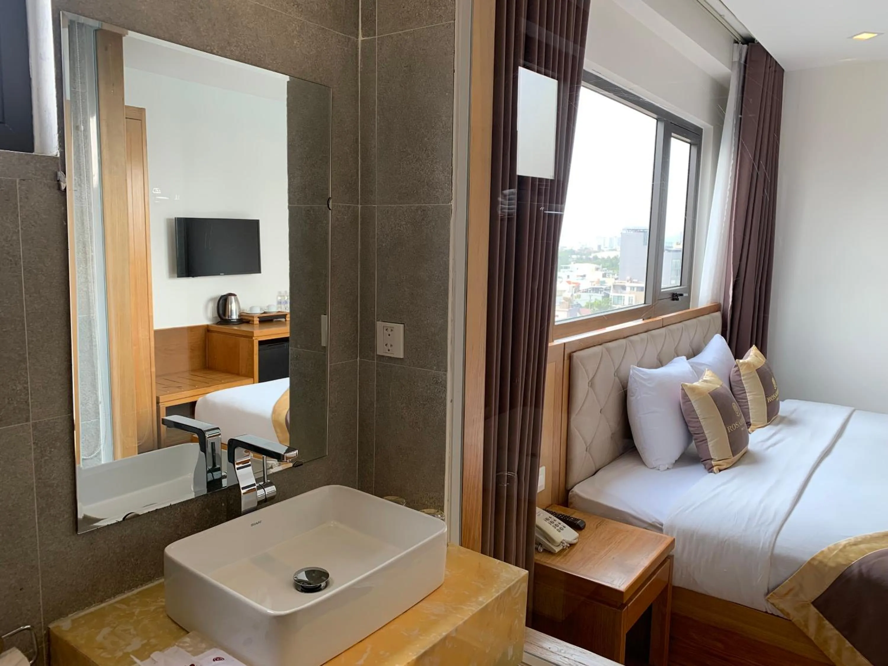 Shower, Bed in Rosabella Boutique Hotel