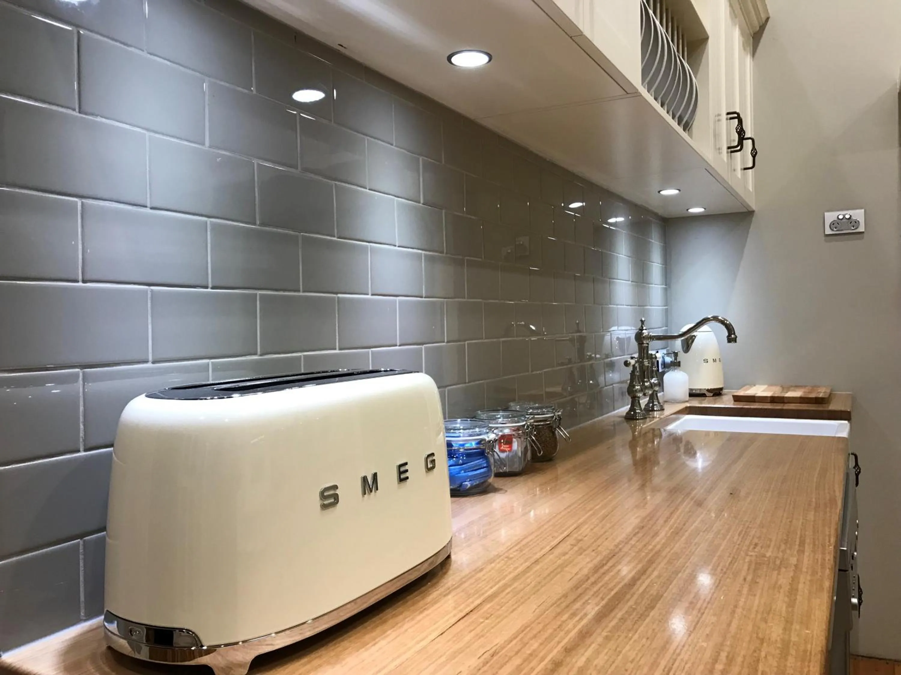 Kitchen or kitchenette in Ambrosia Holiday Home