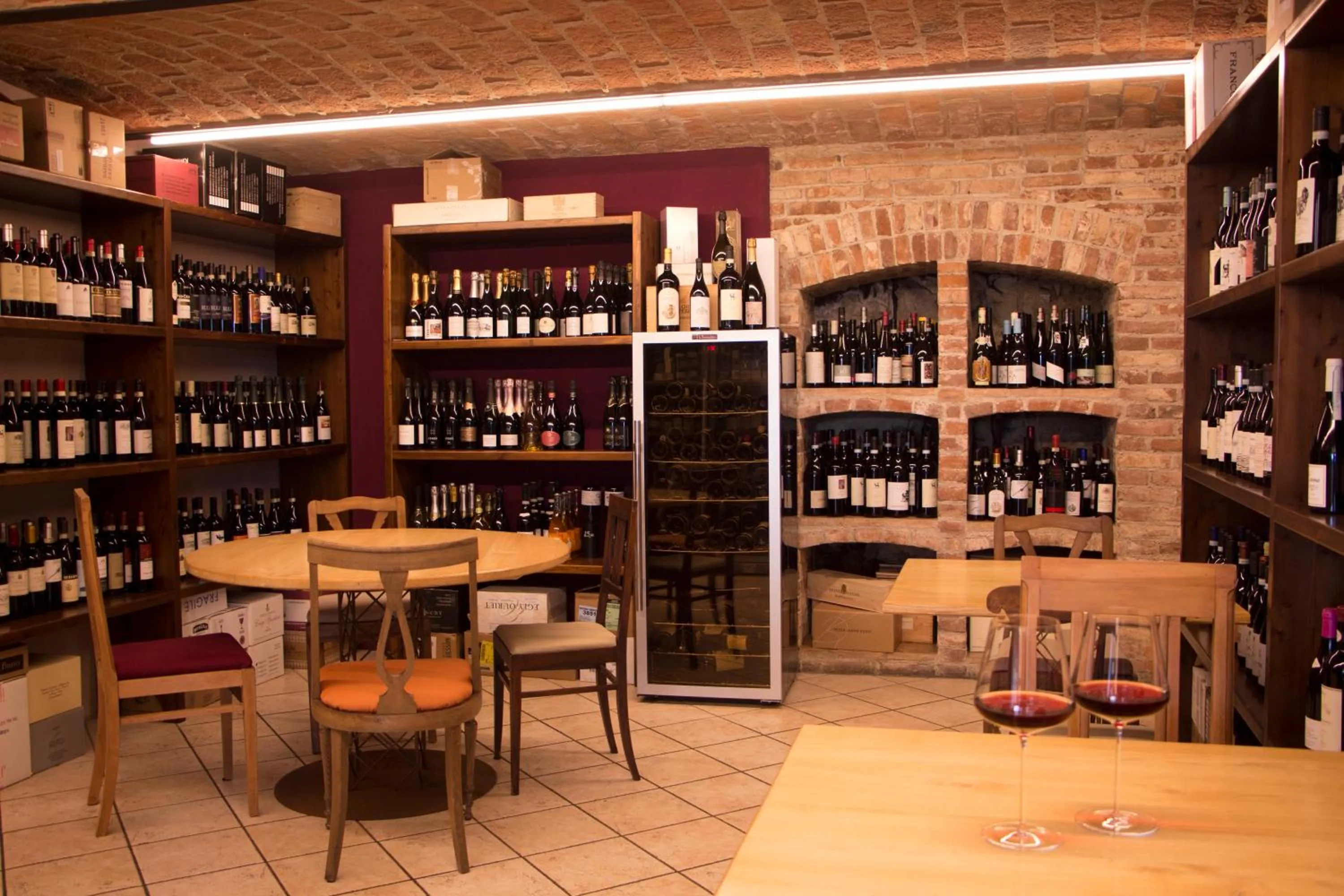 Restaurant/places to eat in L'Aromatario