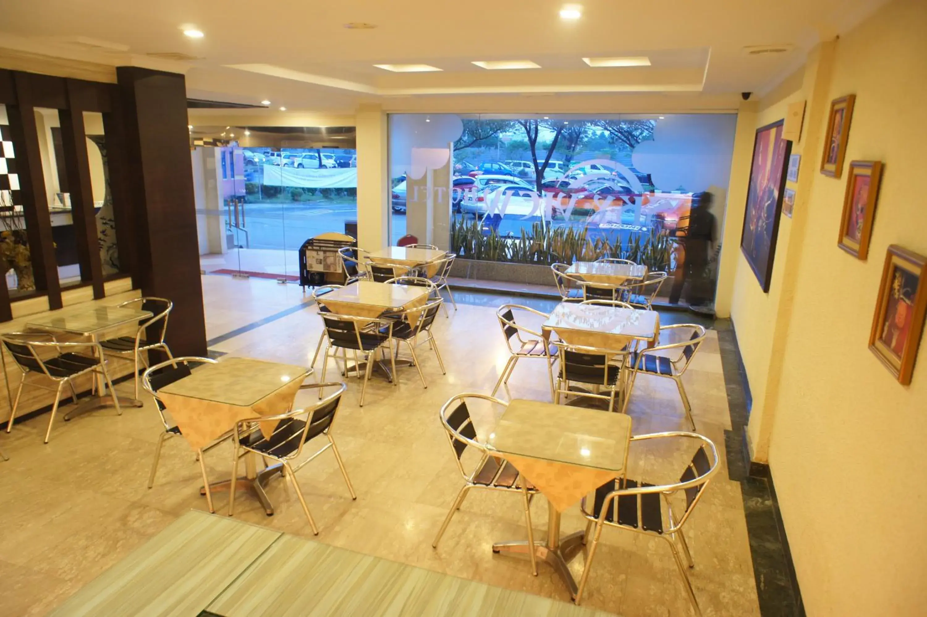Restaurant/places to eat in Sky View Hotel Managed by OS Restaurant/places to eat in Sky View Hotel Managed by OS