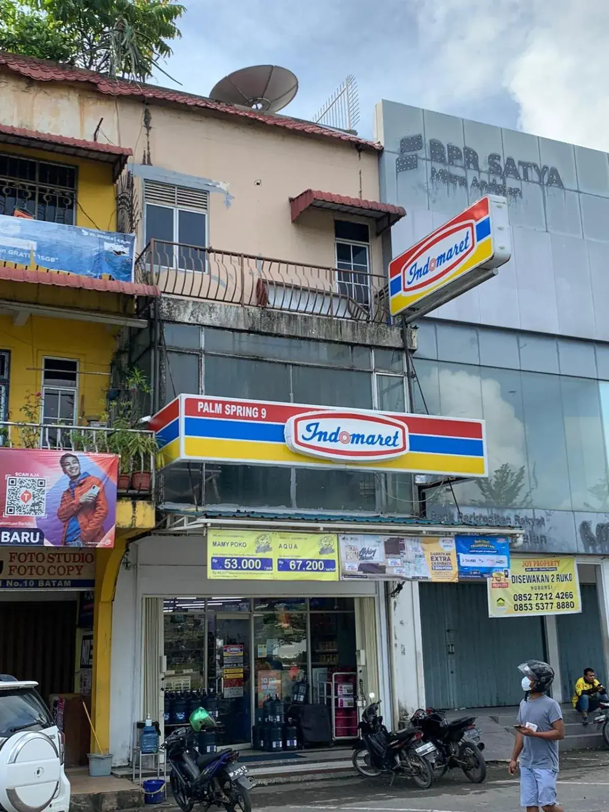 Supermarket/grocery shop in Sky View Hotel Managed by OS Supermarket/grocery shop in Sky View Hotel Managed by OS