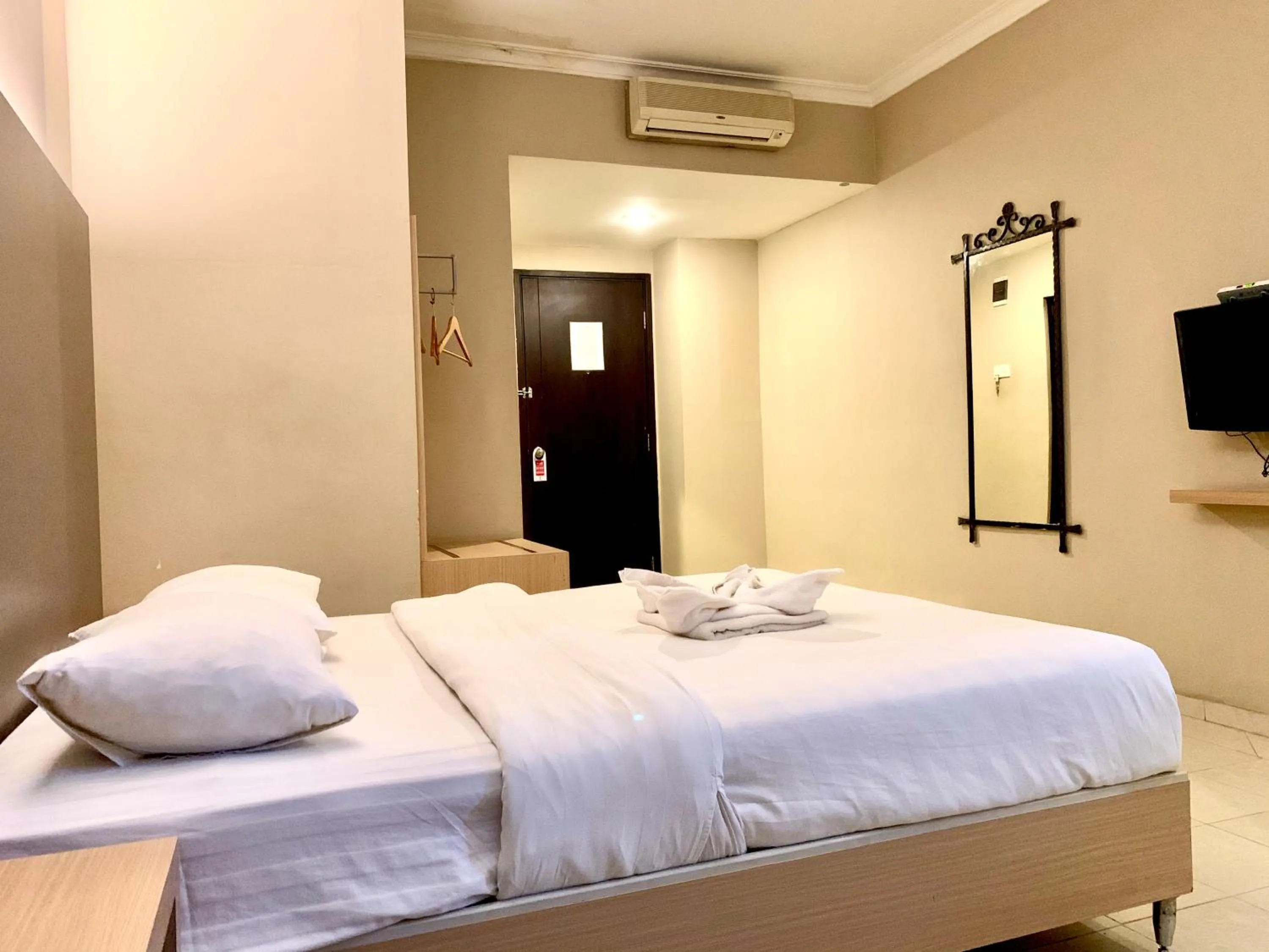 Bed in Sky View Hotel Managed by OS