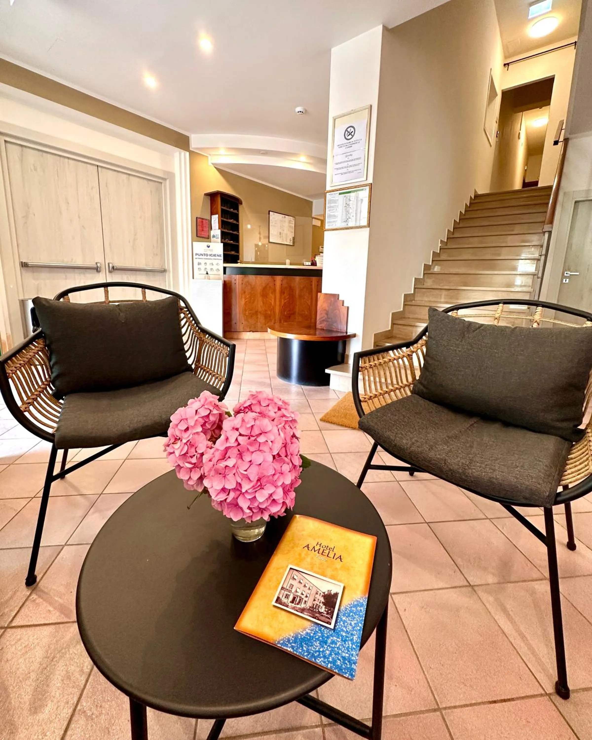 Lobby or reception in Hotel Amelia