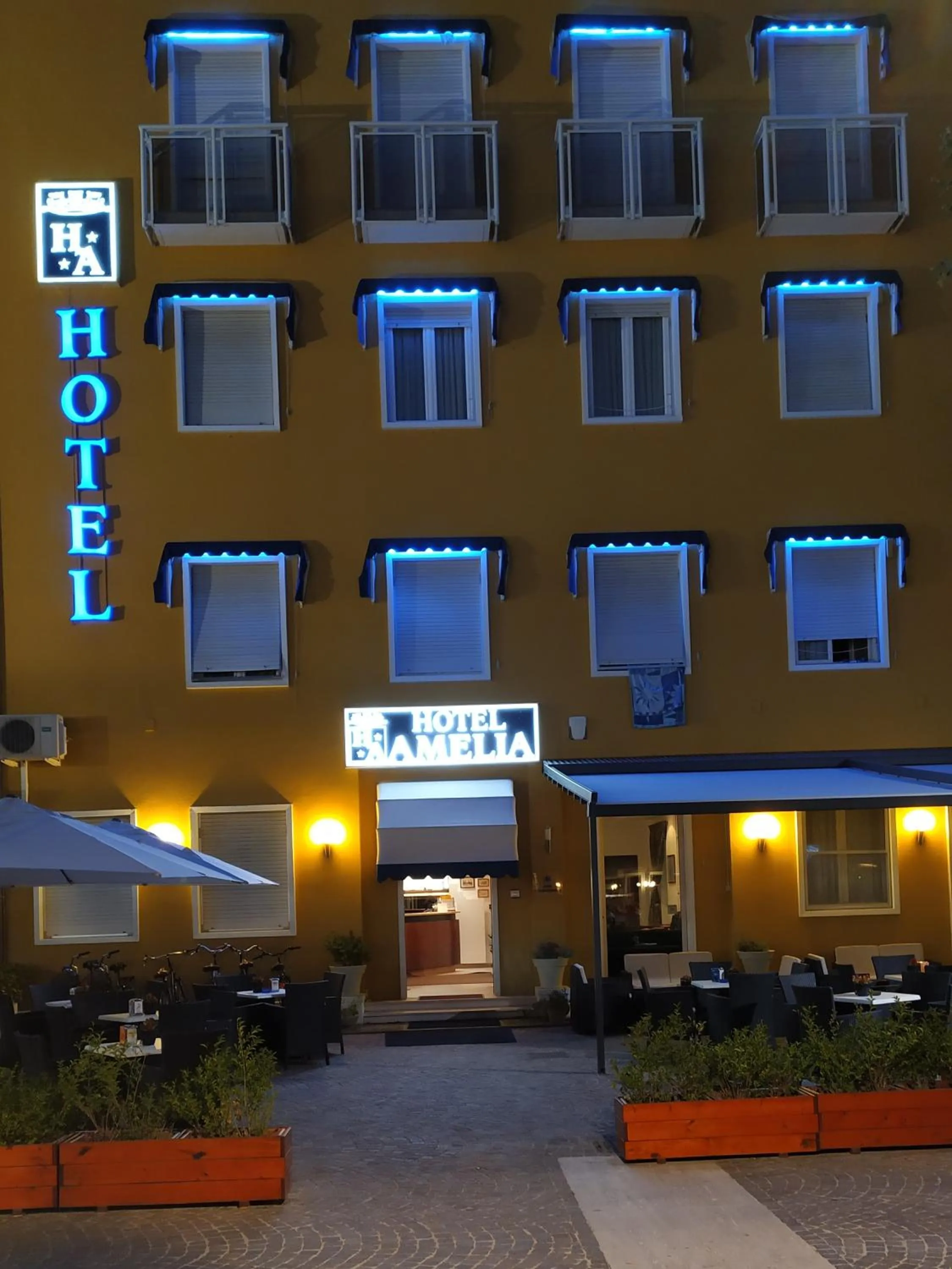 Facade/entrance in Hotel Amelia