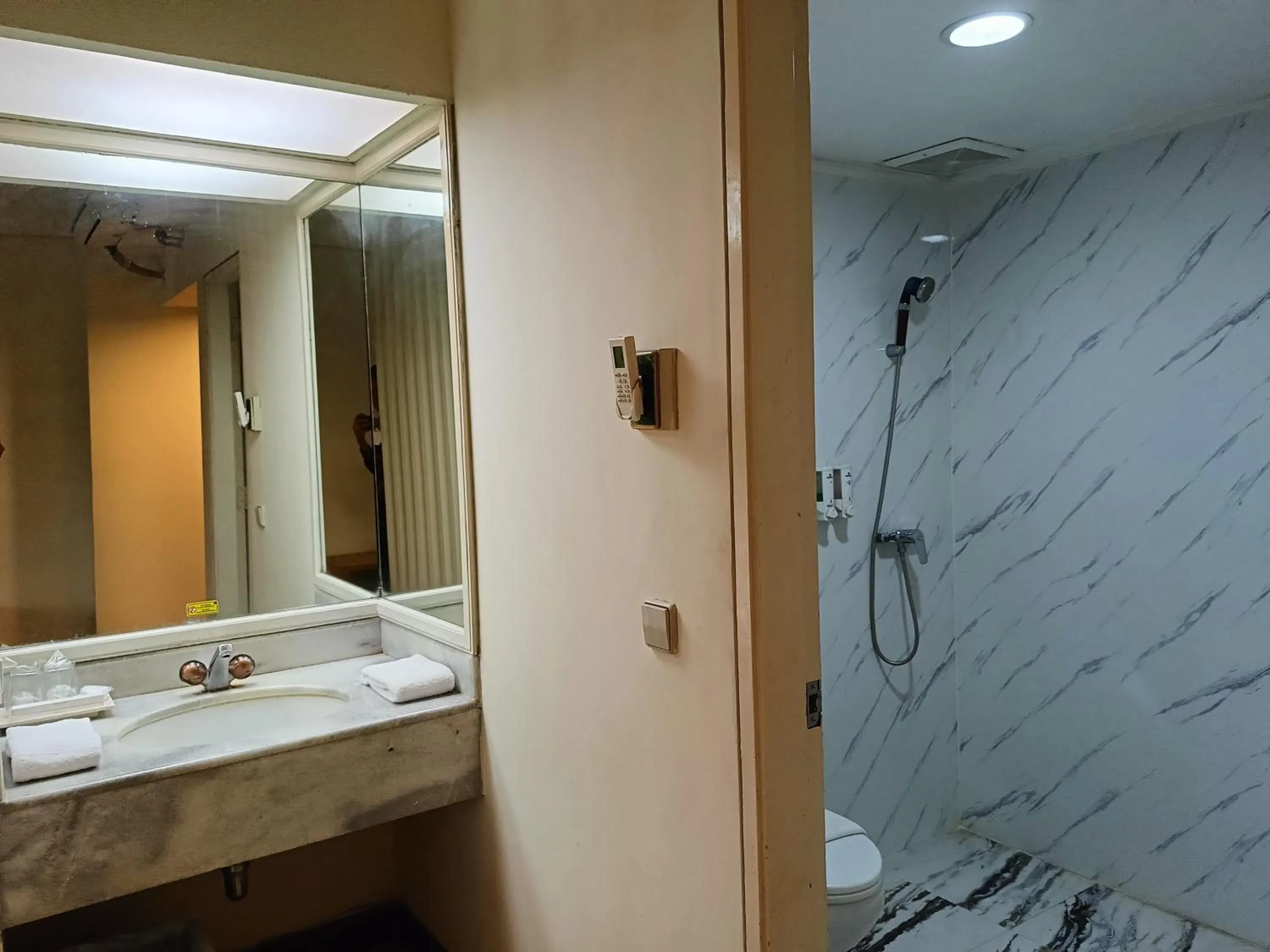 Bathroom in Lux Tychi Hotel