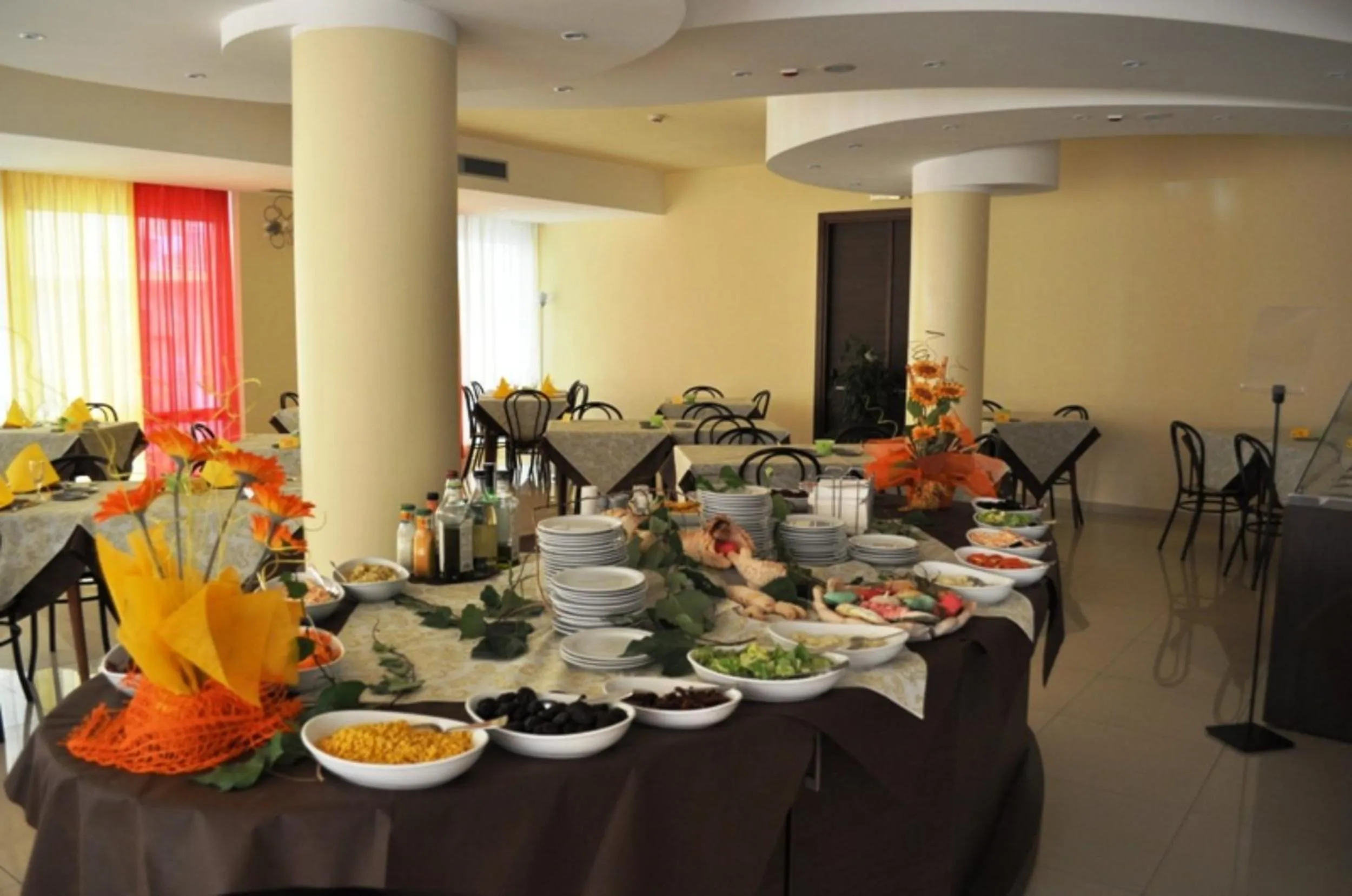 Restaurant/places to eat in Hotel Mimosa