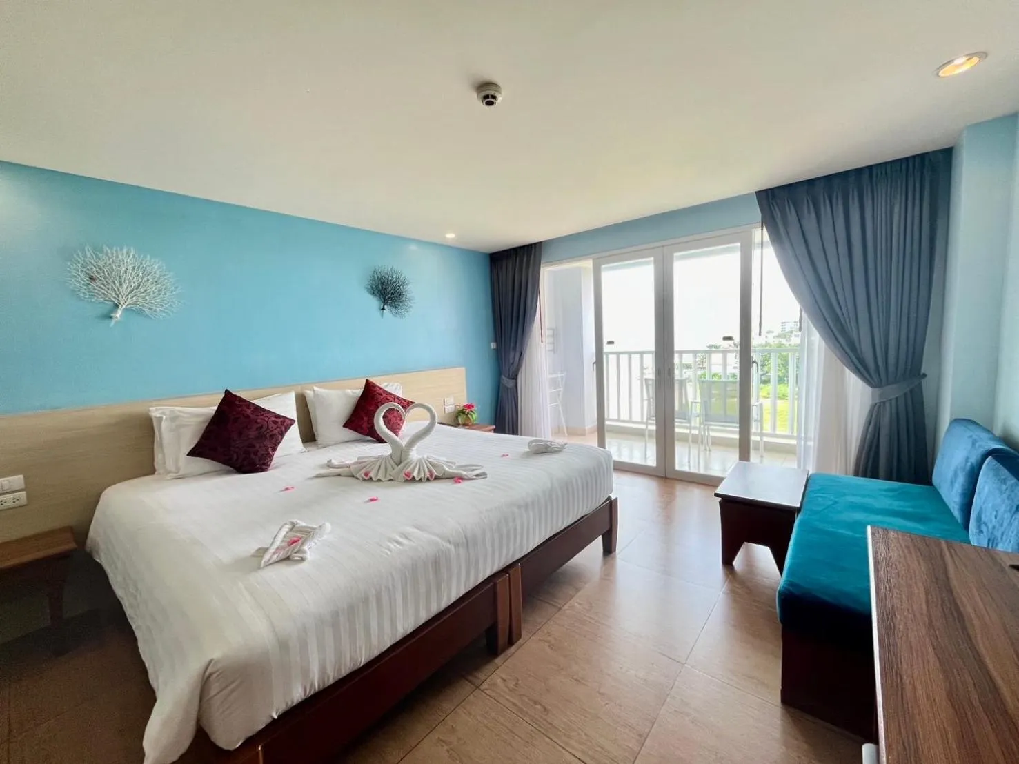 Bed in Saisawan Beach Luxury Hotel