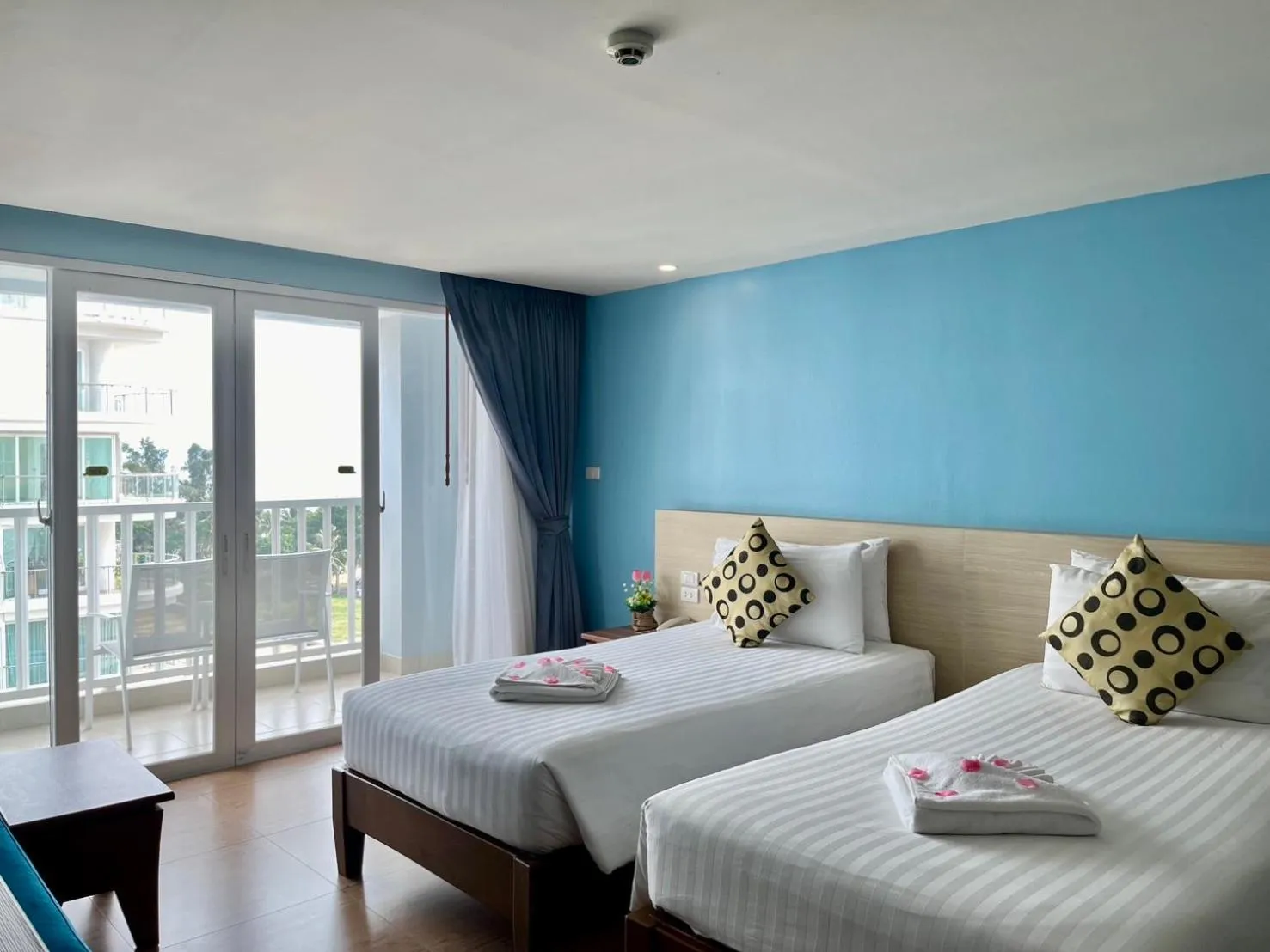 Bed in Saisawan Beach Luxury Hotel