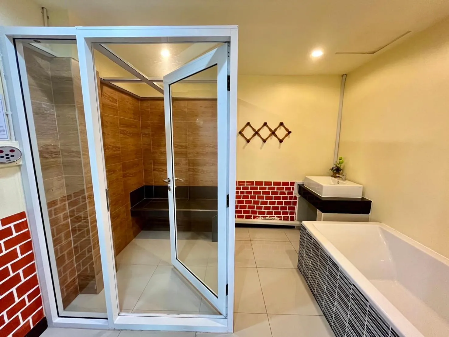 Spa and wellness centre/facilities in Saisawan Beach Luxury Hotel