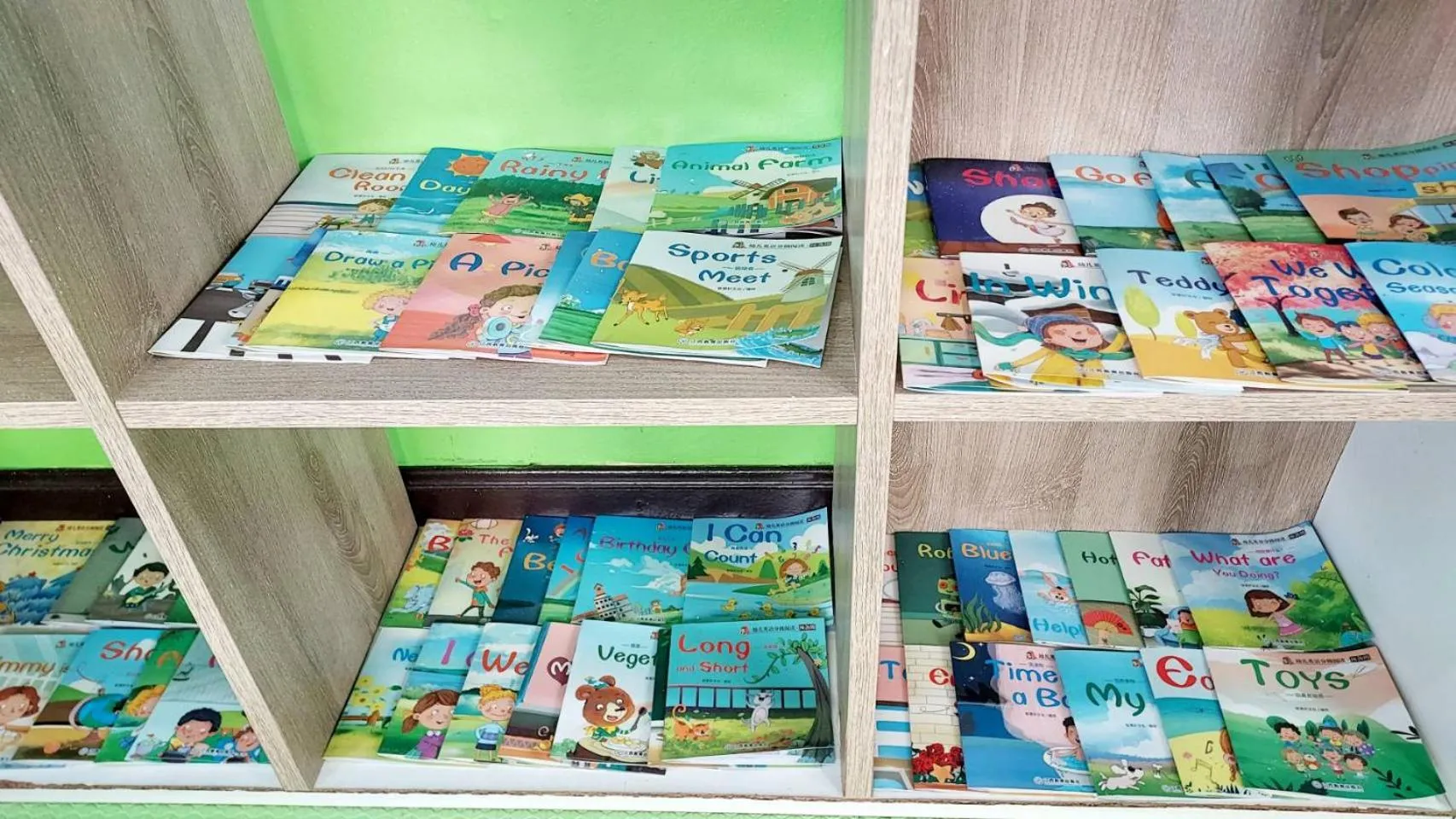 Library in Saisawan Beach Luxury Hotel