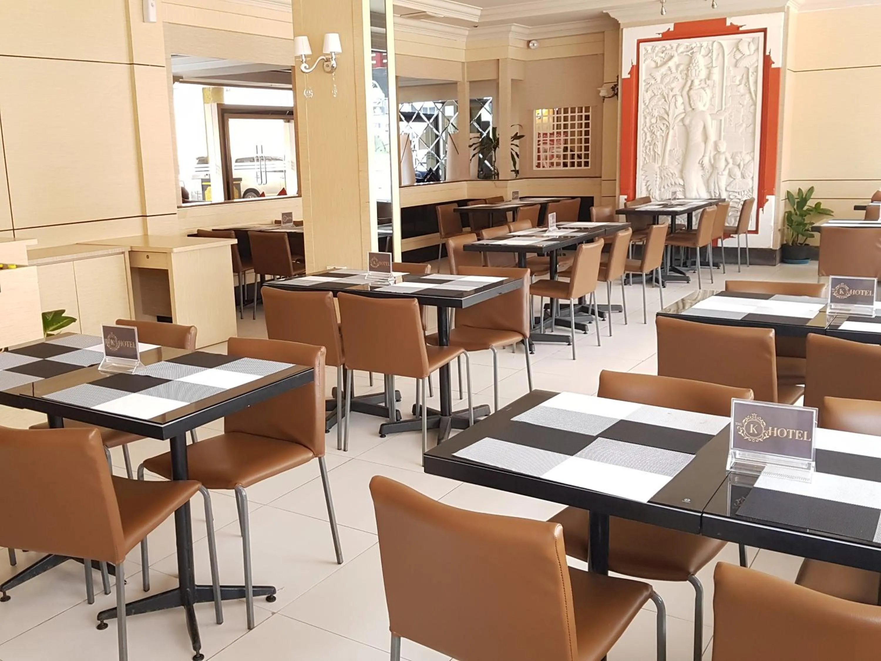 Restaurant/places to eat in The K Hotel