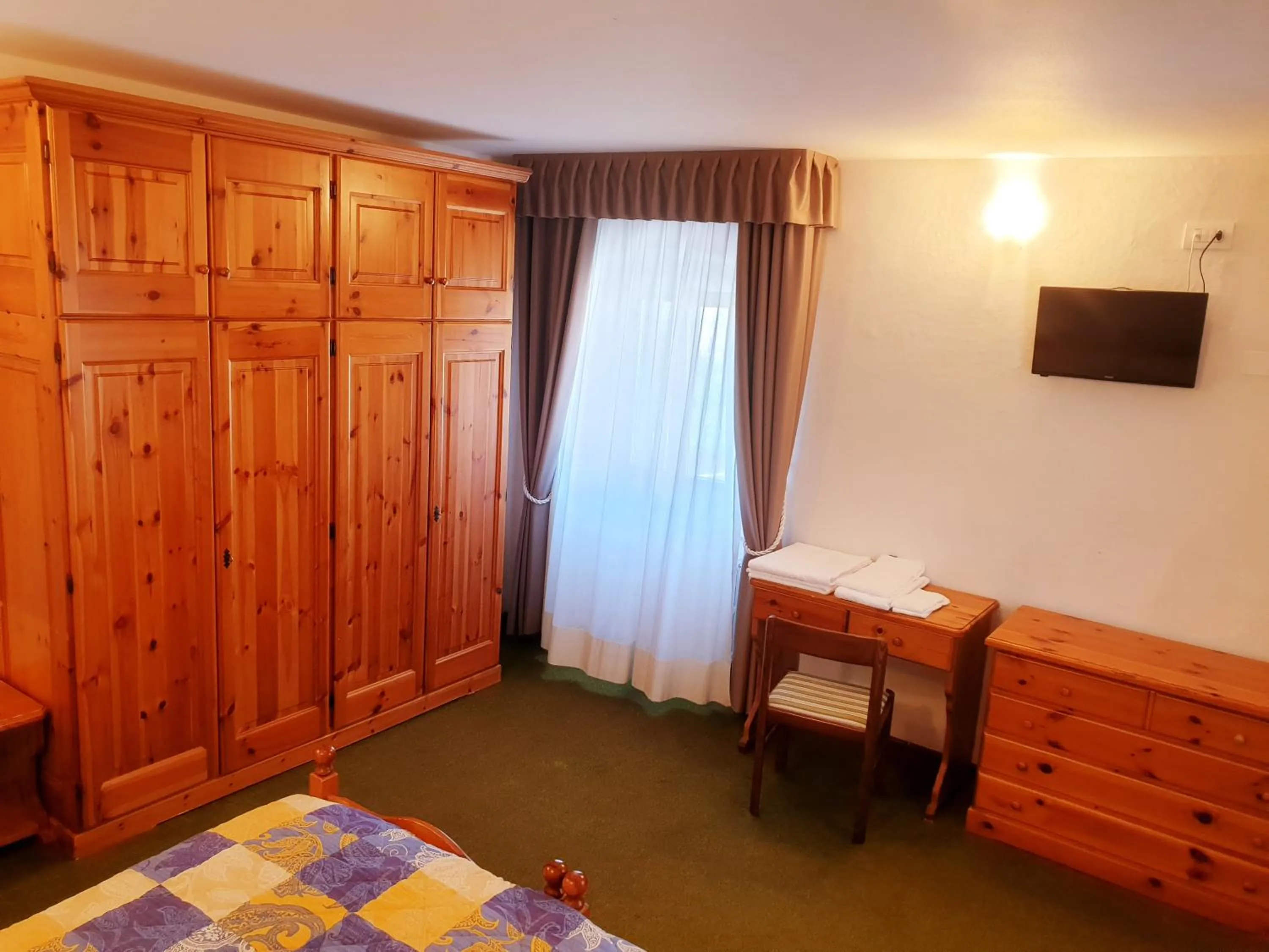 Photo of the whole room, Bed in Albergo Trieste