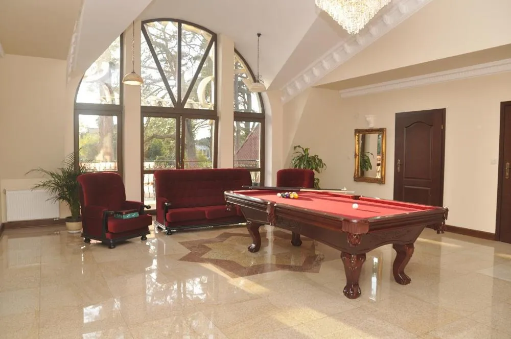 Billiard in Kryształowy Pałacyk
