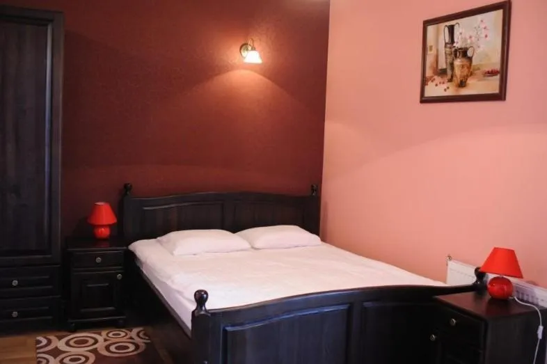 Photo of the whole room, Bed in Kryształowy Pałacyk