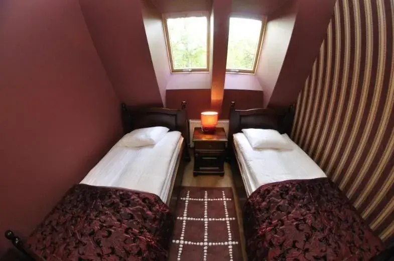 Twin Room with Private Bathroom - single occupancy in Kryształowy Pałacyk Twin Room with Private Bathroom - single occupancy in Kryształowy Pałacyk