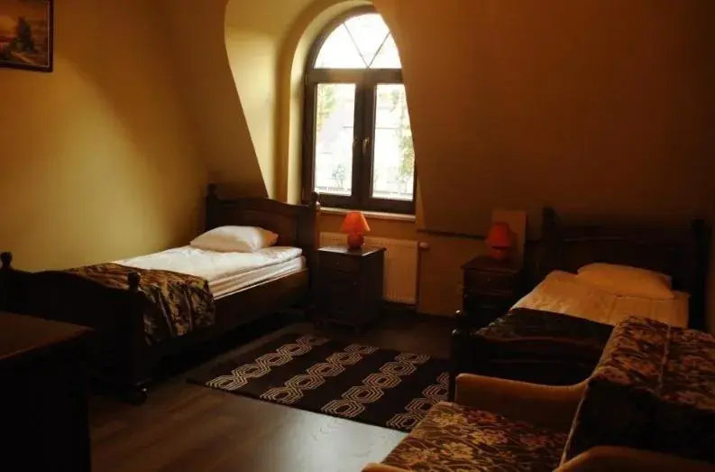 Triple Room with Private Bathroom in Kryształowy Pałacyk Triple Room with Private Bathroom in Kryształowy Pałacyk