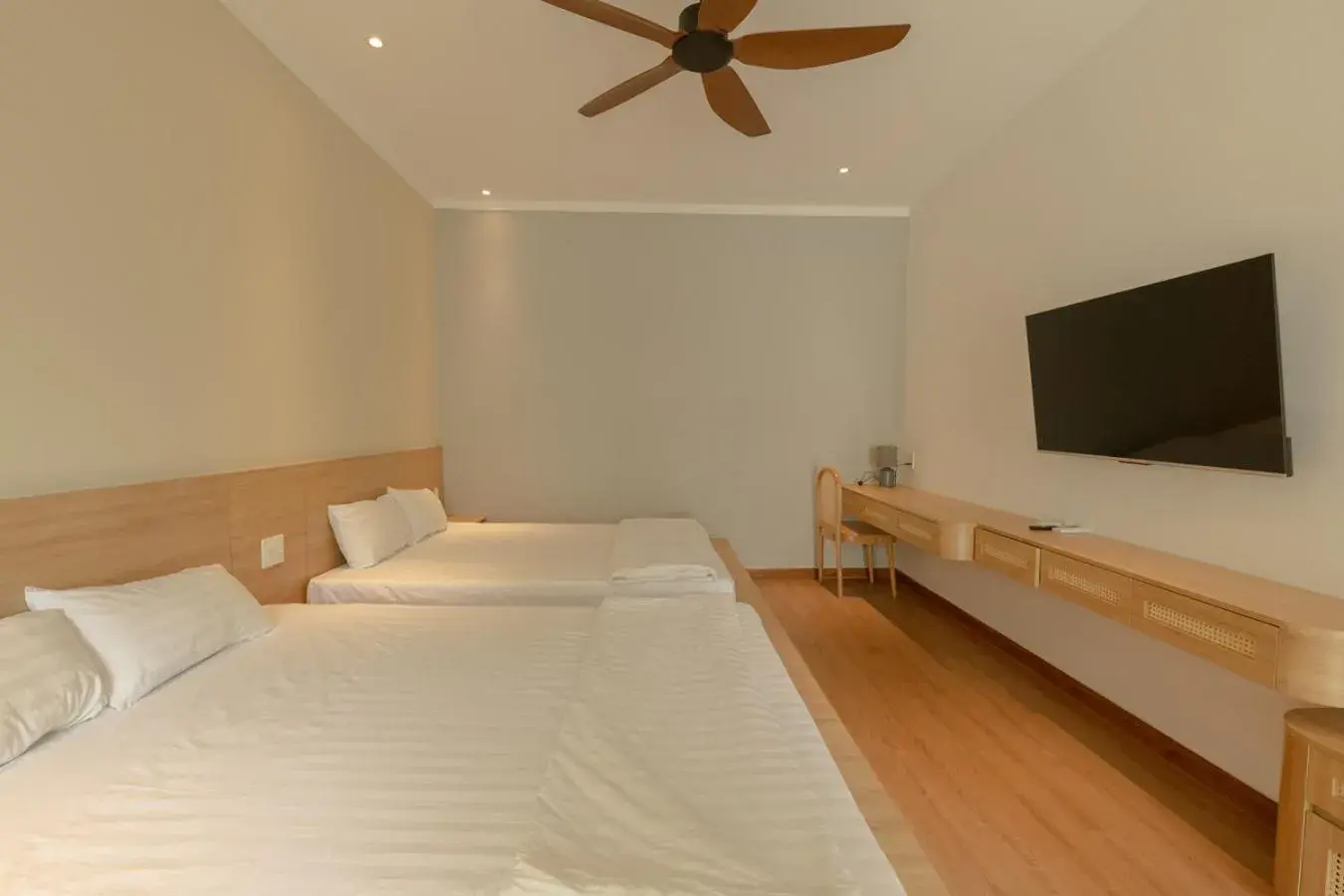 Quadruple Room with Garden View in Tây Tiến Bungalow Quadruple Room with Garden View in Tây Tiến Bungalow
