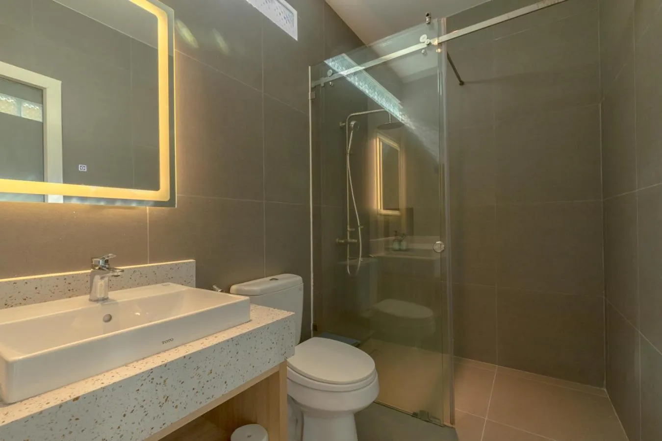 Shower in Tây Tiến Bungalow
