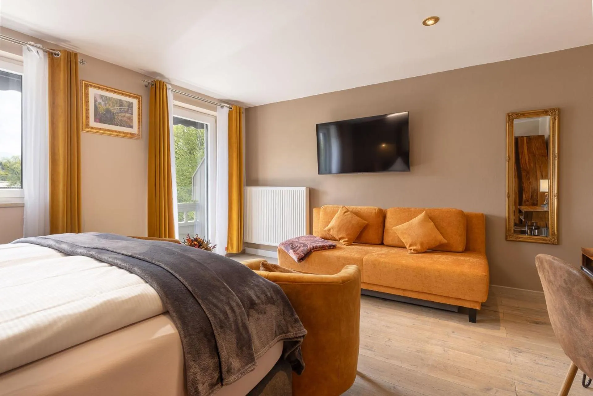 Photo of the whole room, Bed in Hotel Schlossblick Chiemsee