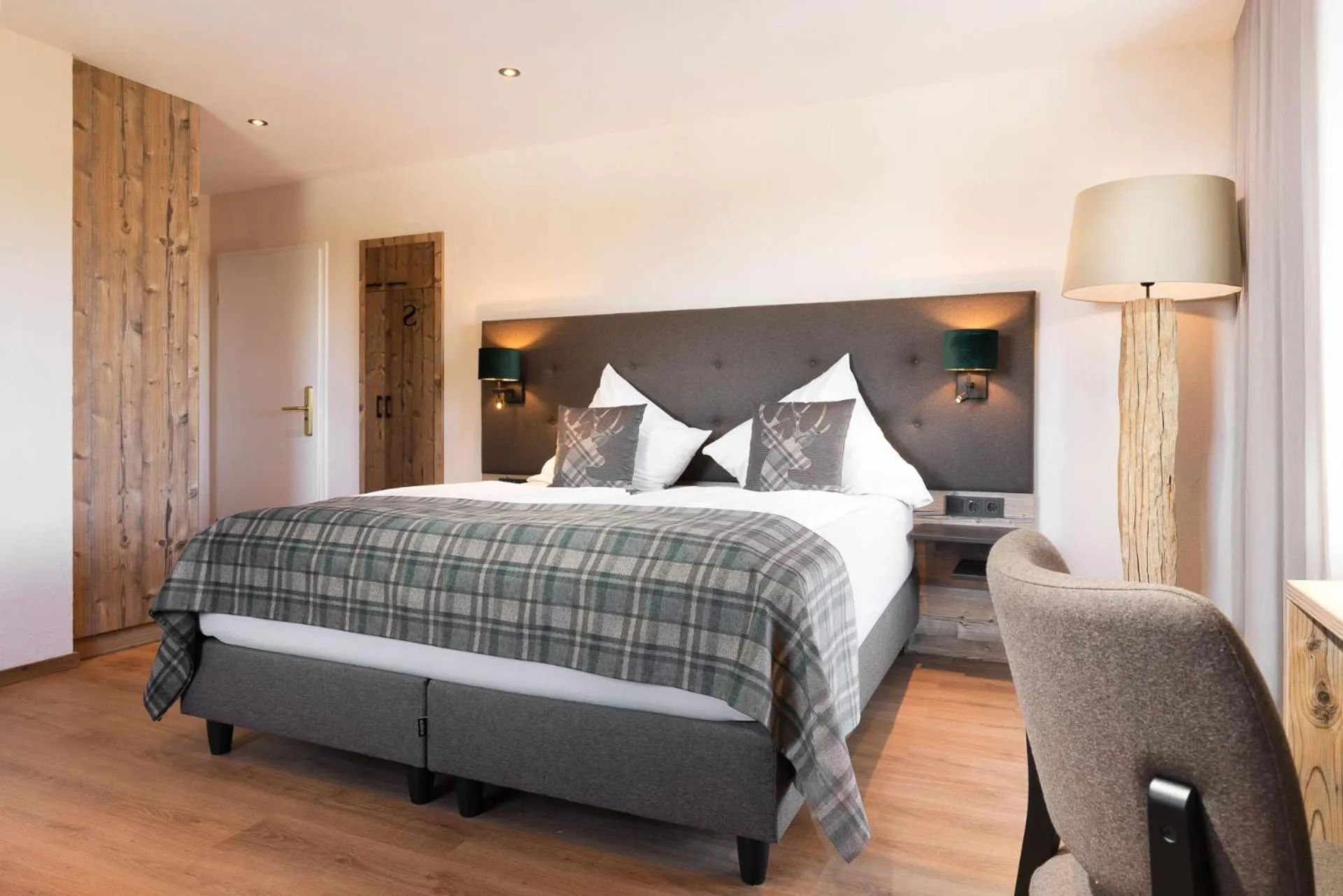 Photo of the whole room, Bed in Hotel Schlossblick Chiemsee