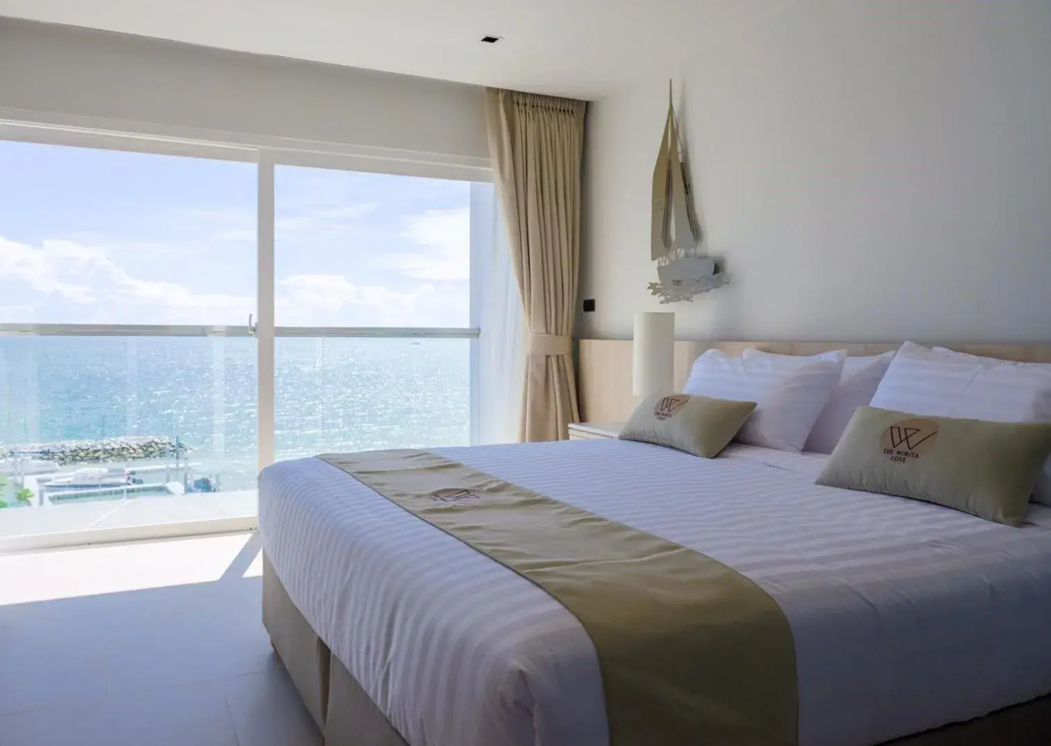 Sea view, Bed in Worita Cove Hotel