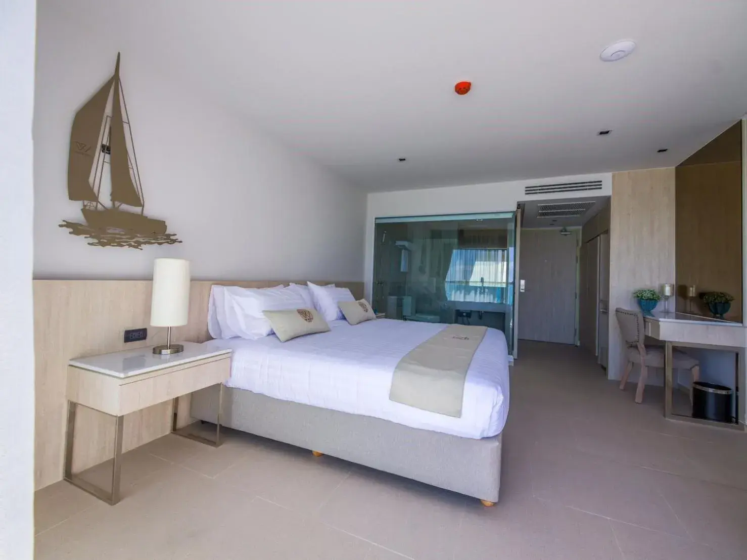 Sea view, Bed in Worita Cove Hotel