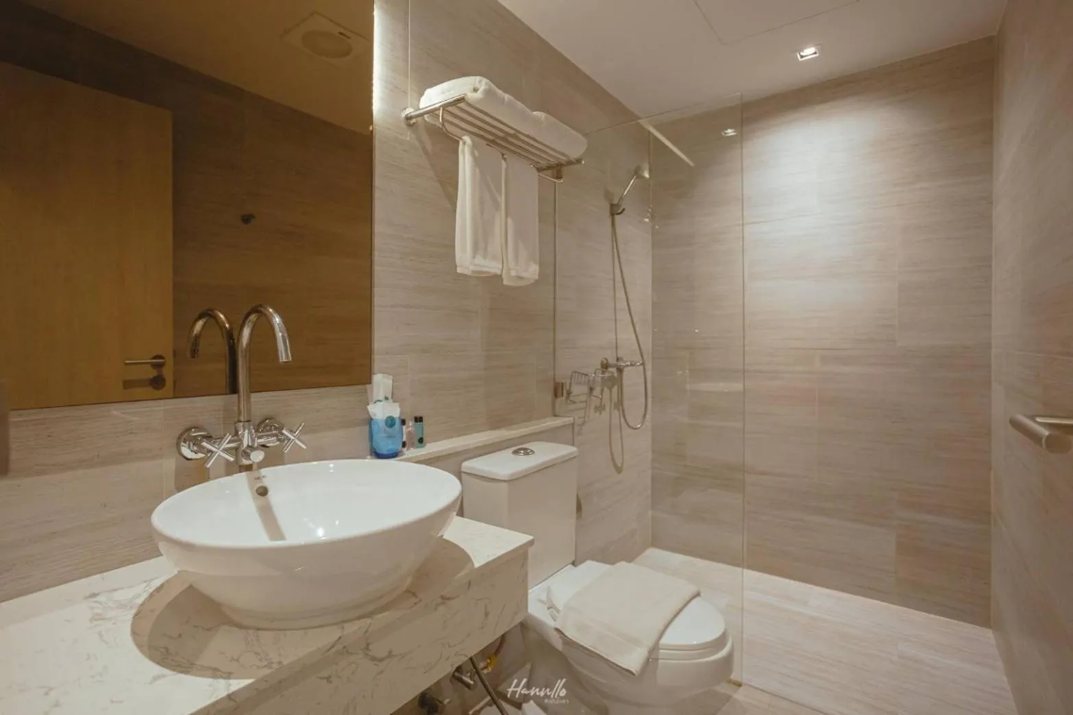 Toilet in Worita Cove Hotel