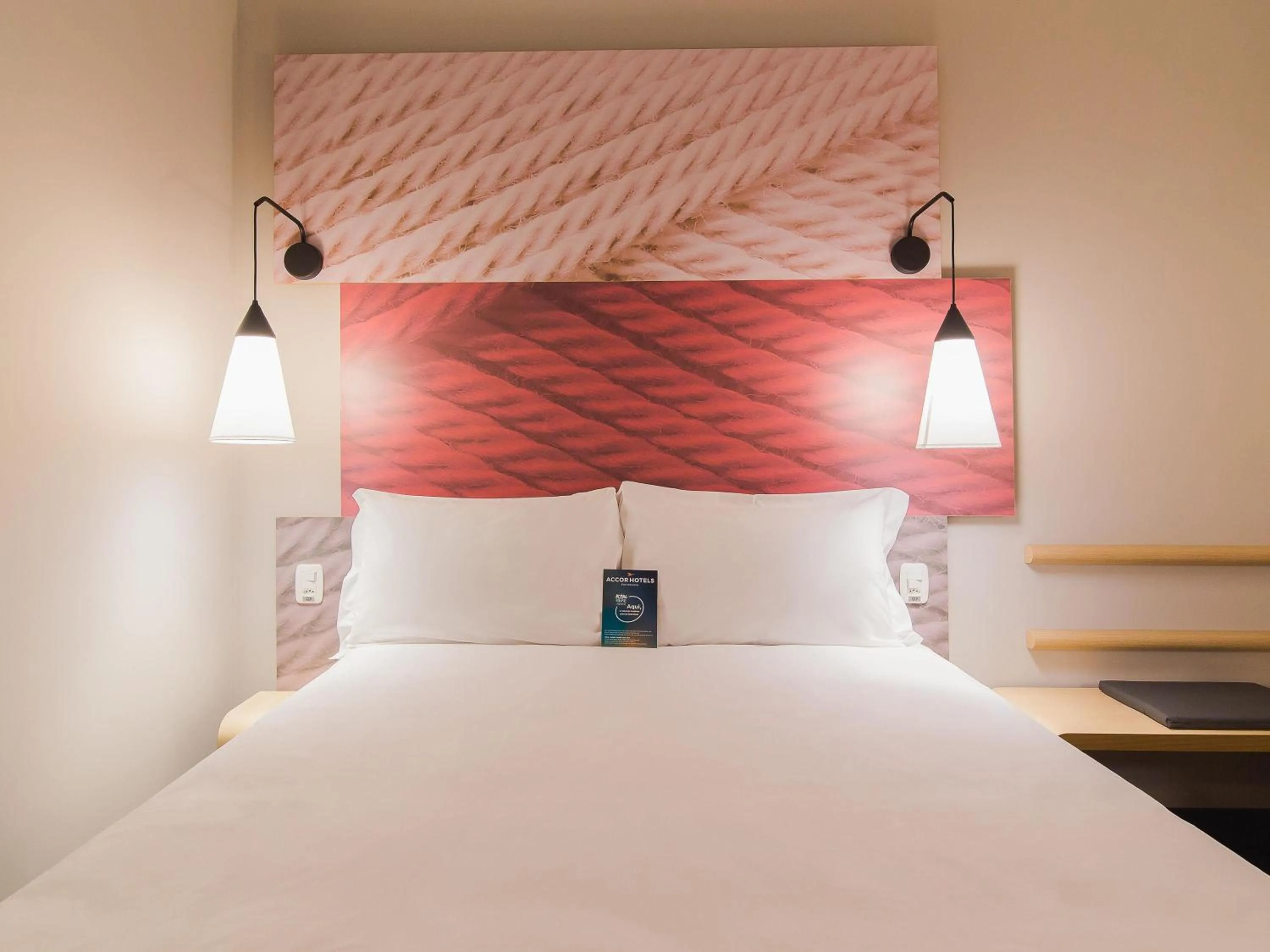 Bedroom, Bed in ibis Erechim