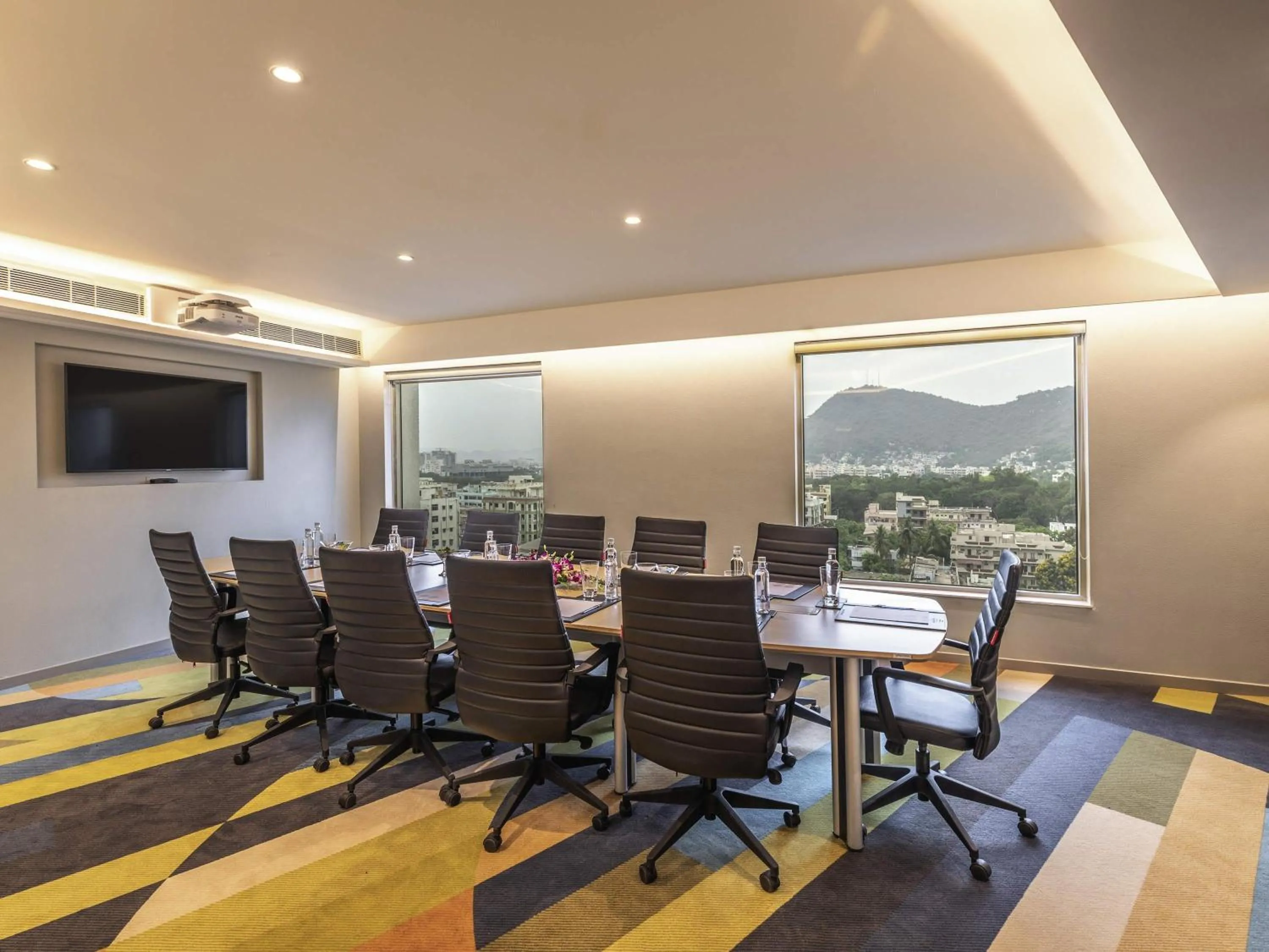 Meeting/conference room in Novotel Vijayawada Varun