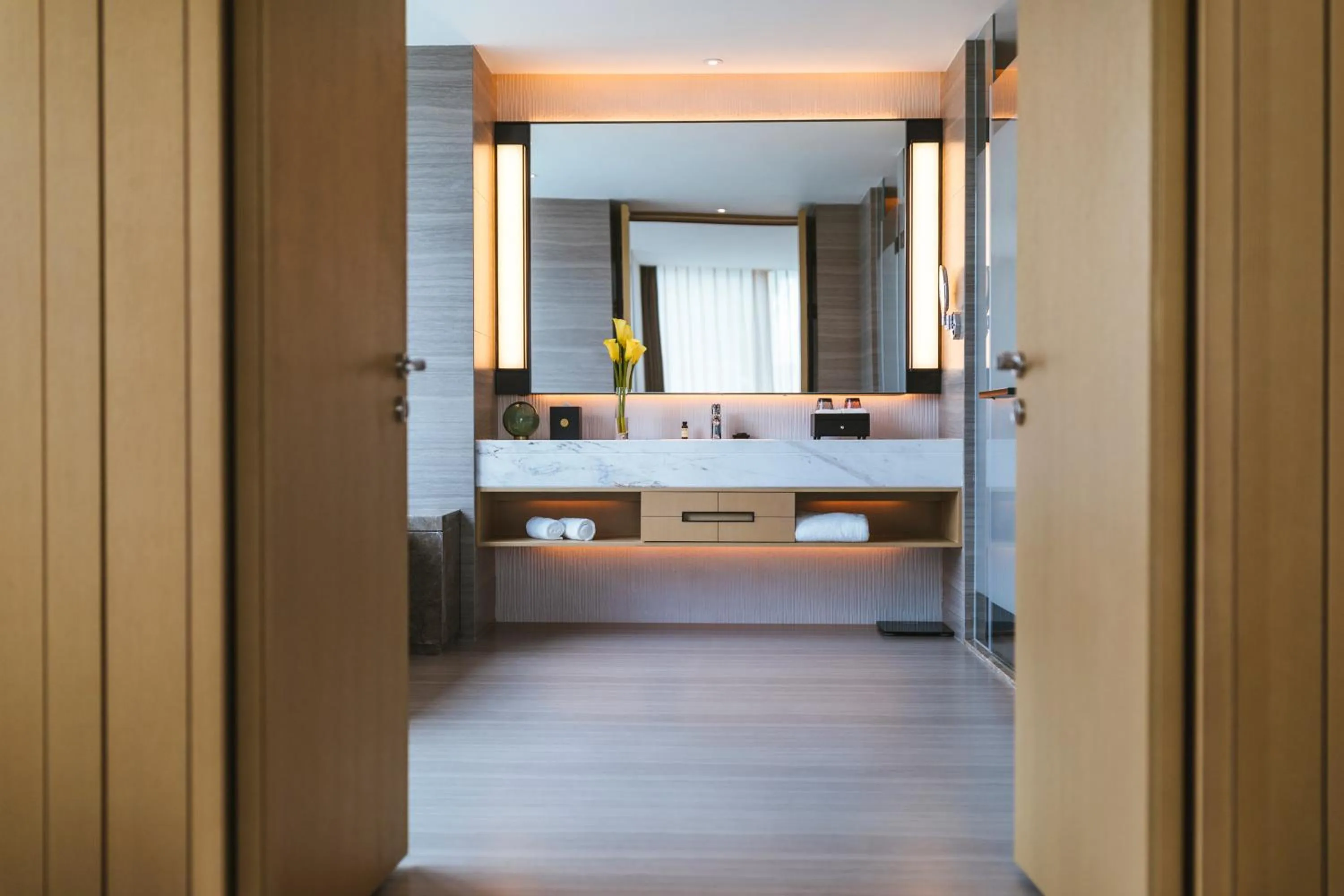 Bathroom, Bed in Pullman Fuzhou Tahoe