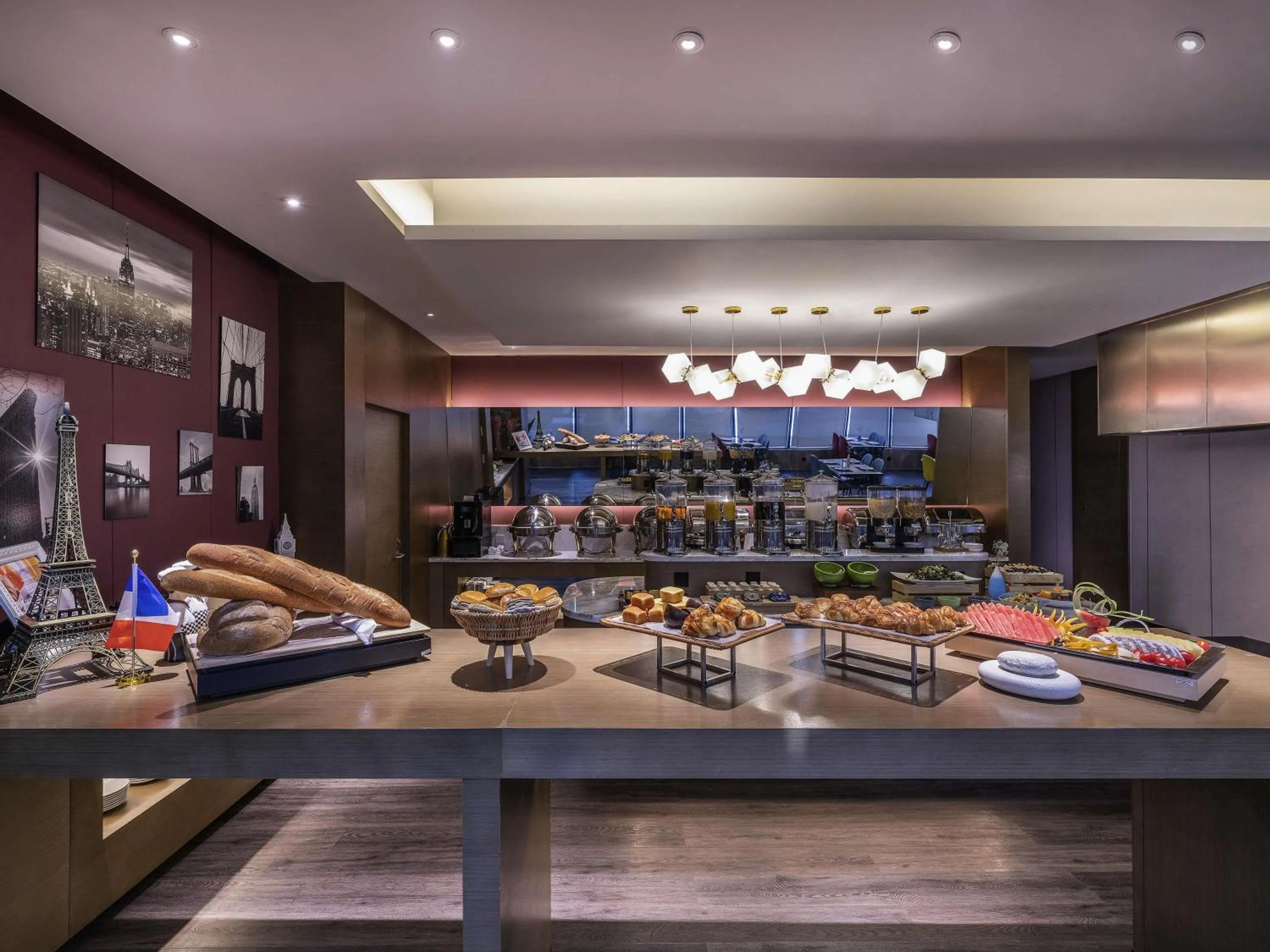 Restaurant/places to eat in Mercure Suzhou Downtown