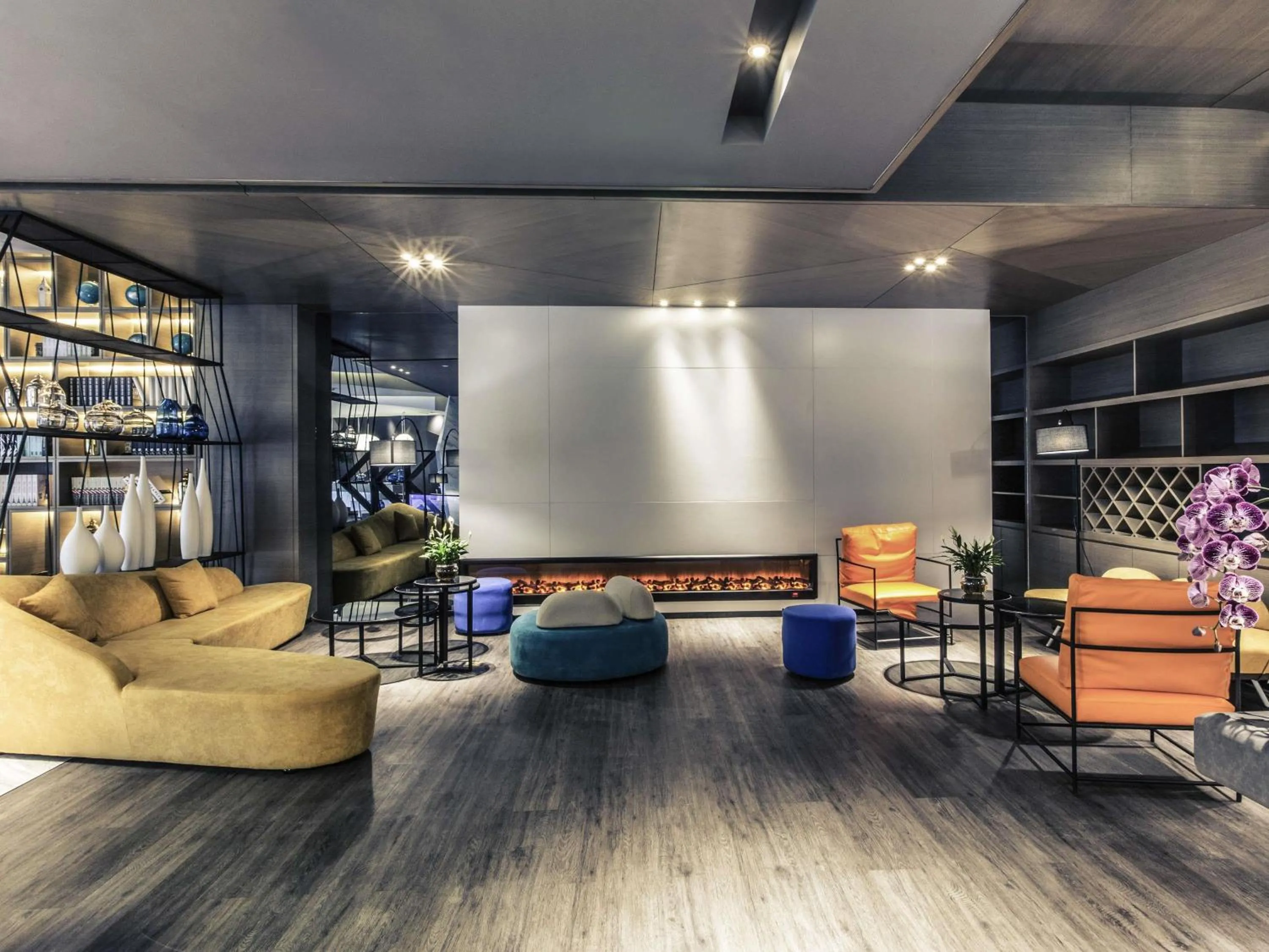 Lounge or bar in Mercure Suzhou Downtown