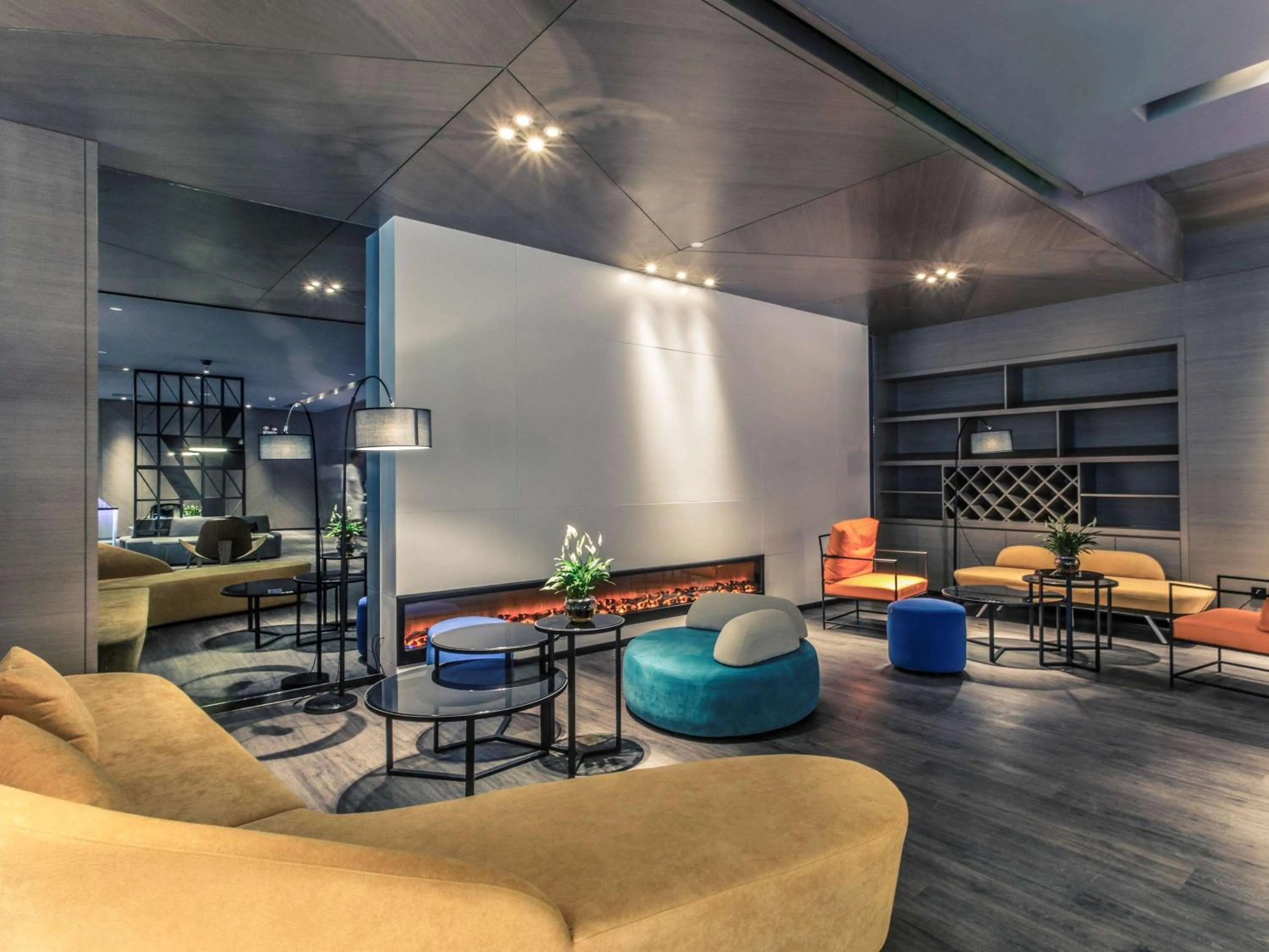 Lounge or bar in Mercure Suzhou Downtown