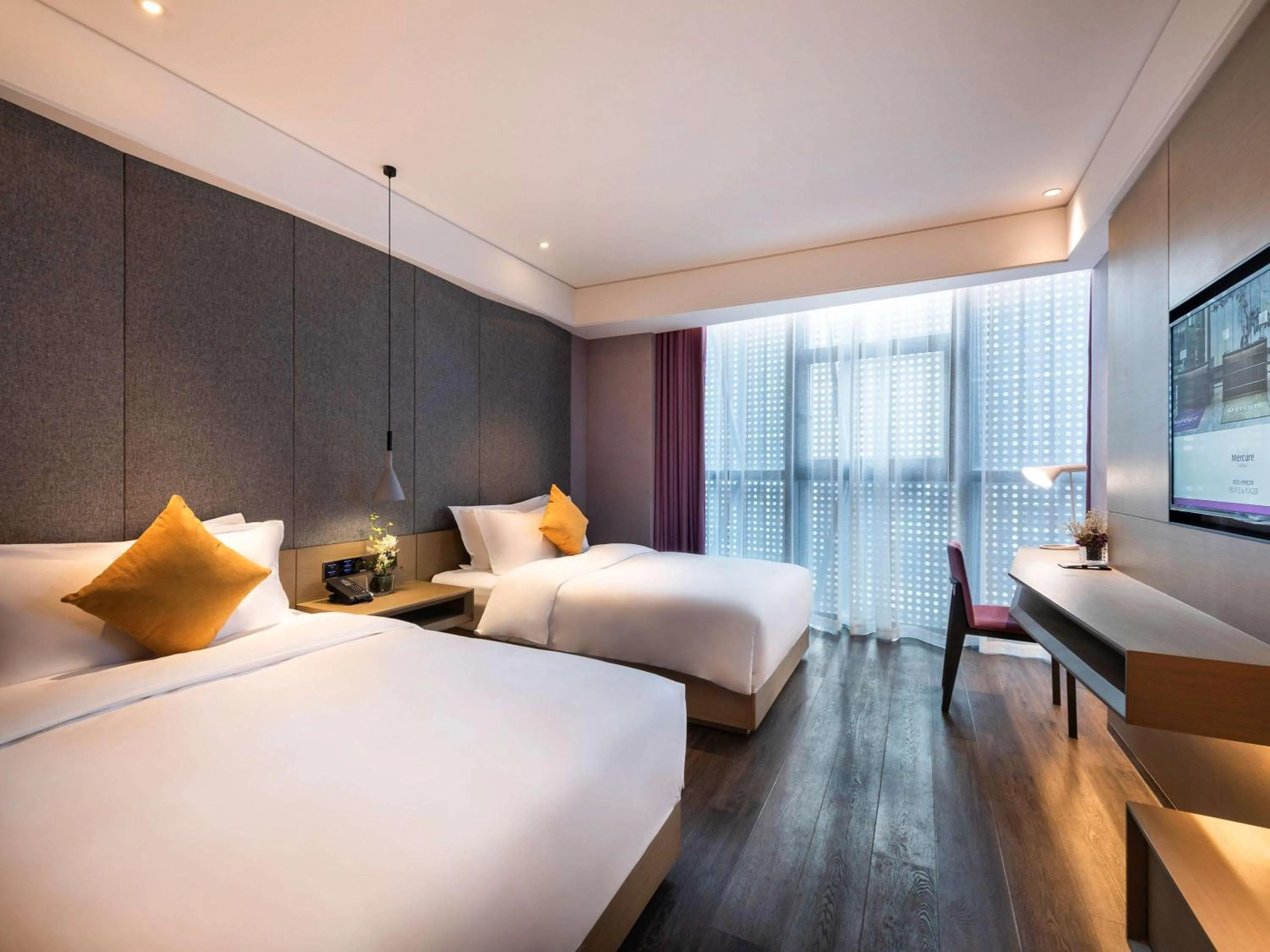 Photo of the whole room, Bed in Mercure Suzhou Downtown