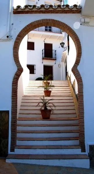 Facade/entrance in Al Lago