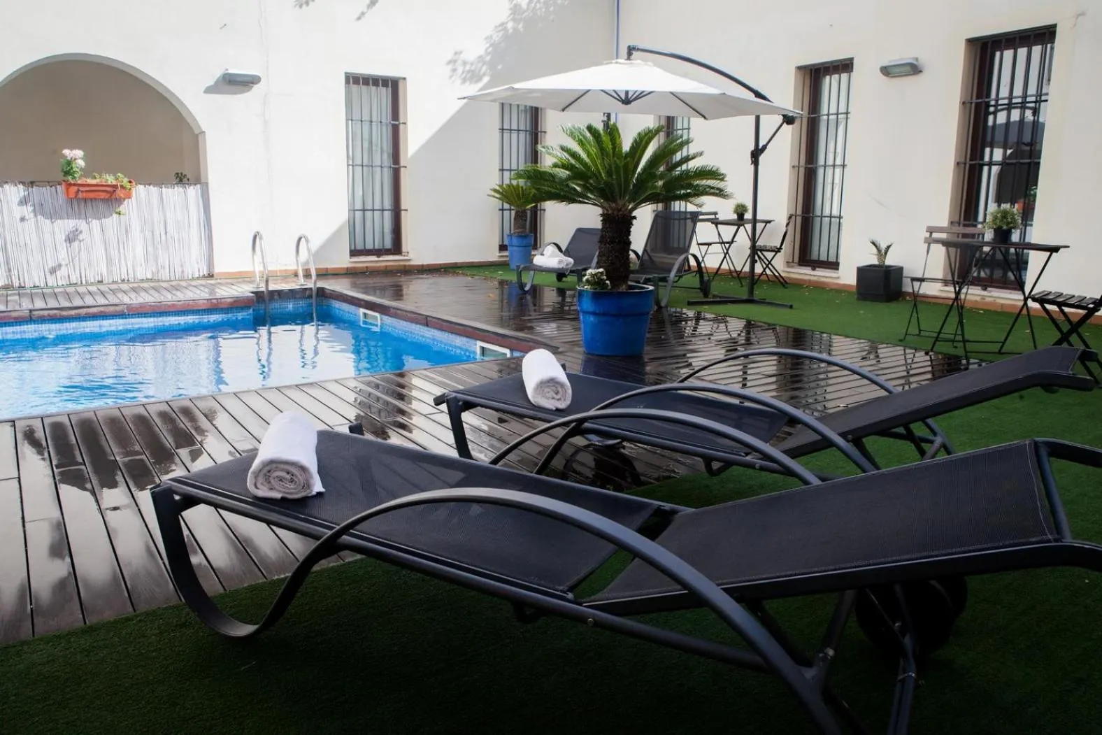 Pool view in Palacio de Luja