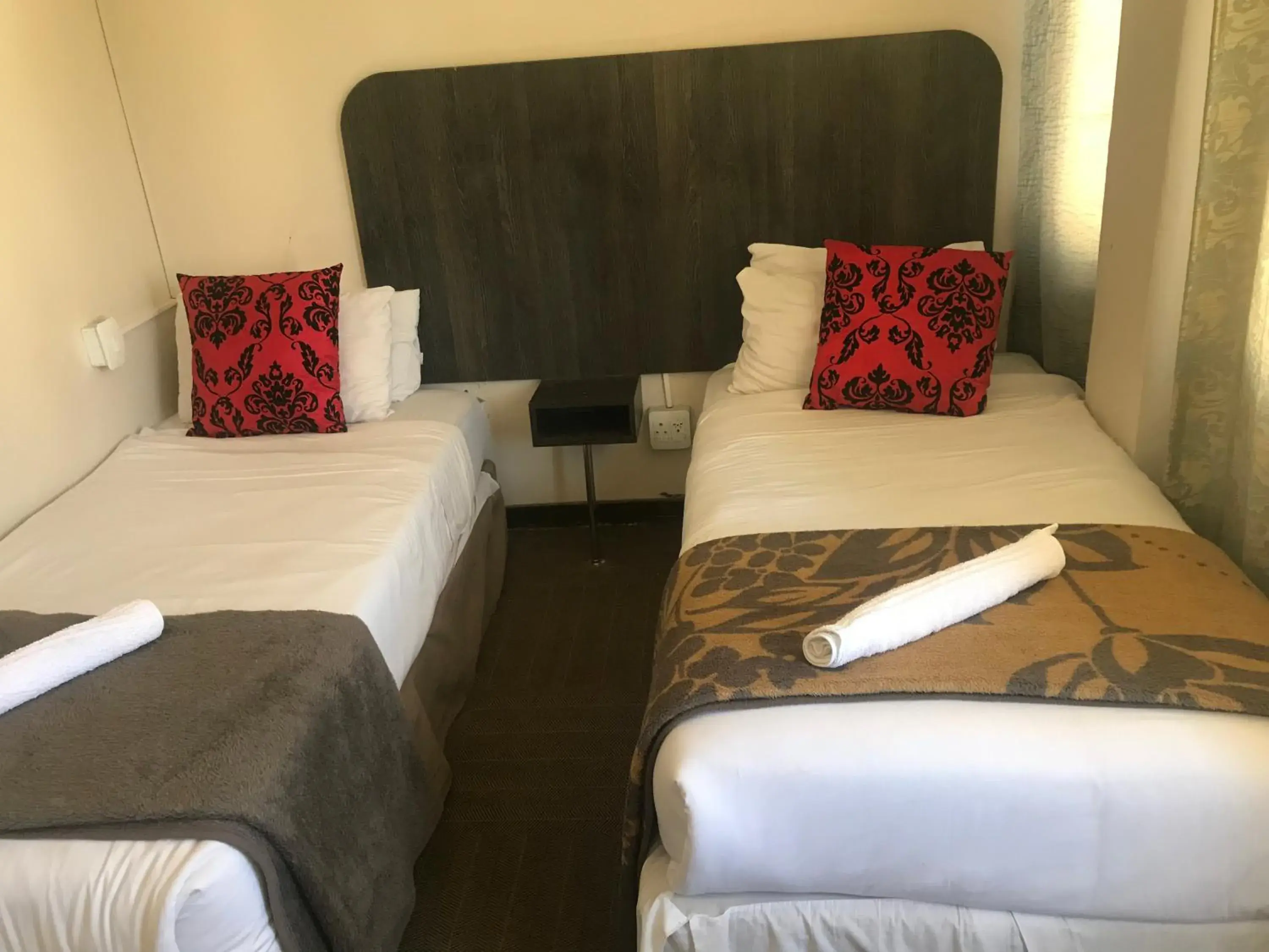 Bird's eye view, Bed in Businessburg Hotel Bird's eye view, Bed in Businessburg Hotel