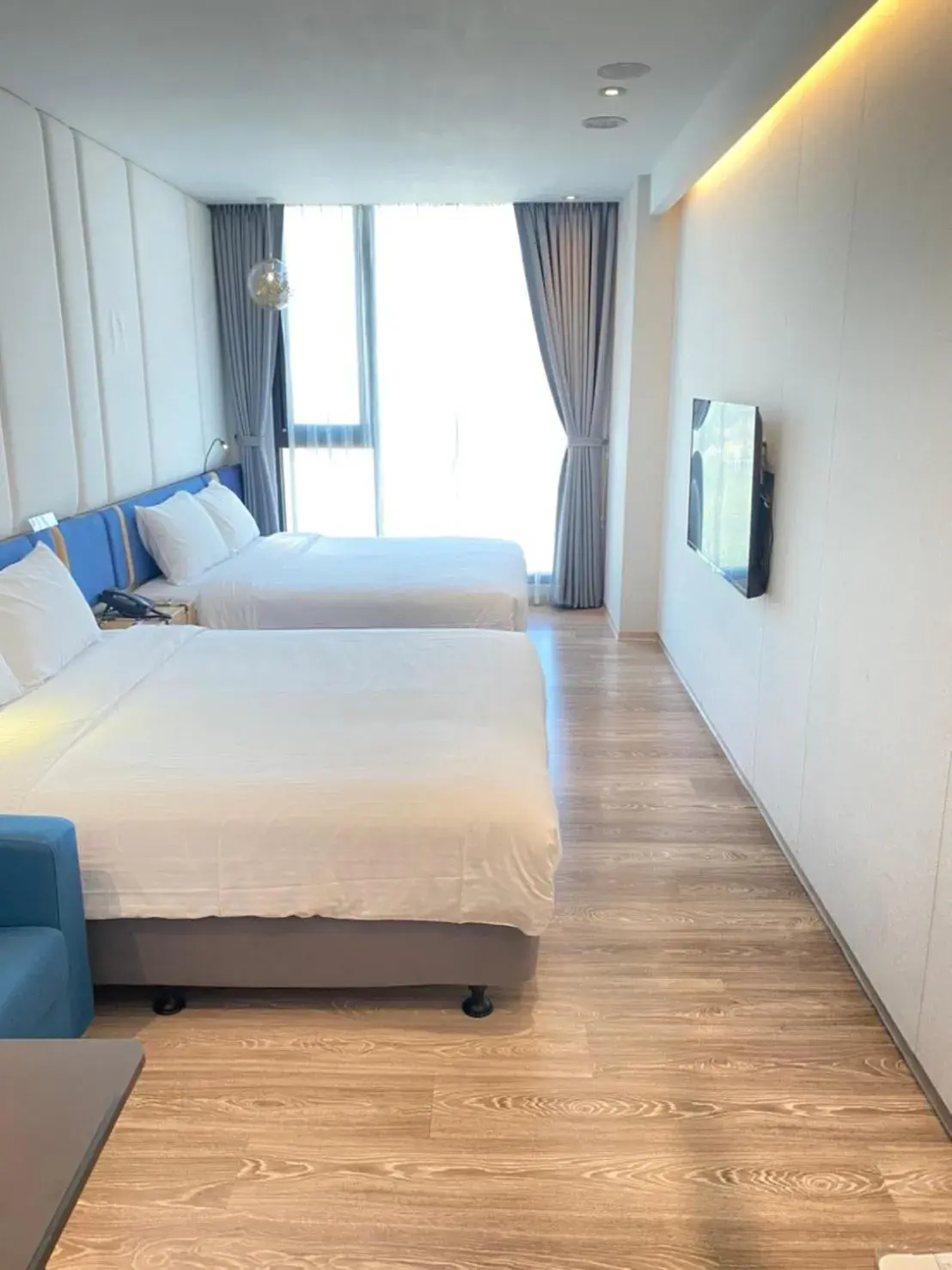 Bed in Explore Hotel Bed in Explore Hotel