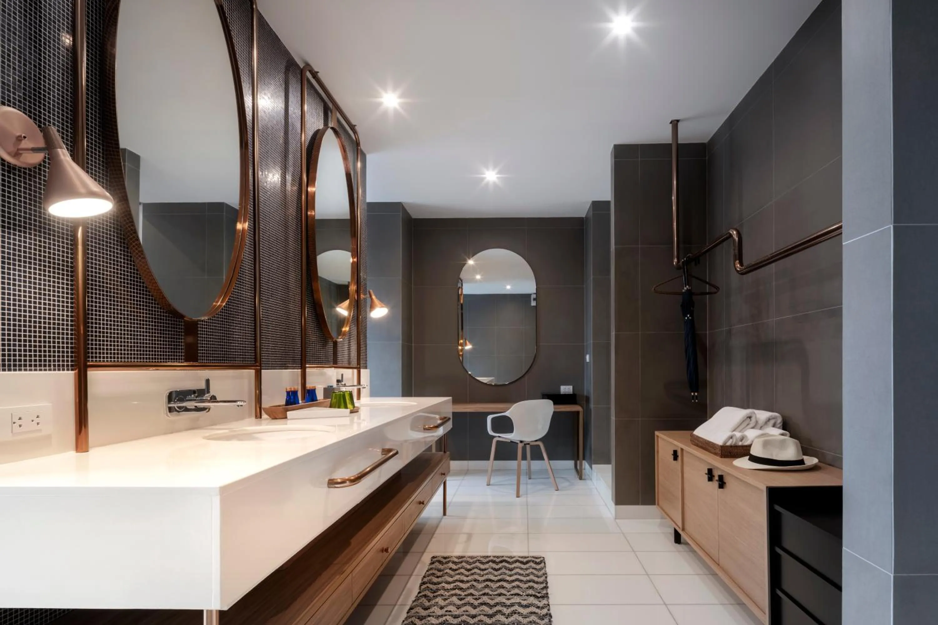 Shower in Navana Nature Escape - SHA Extra Plus